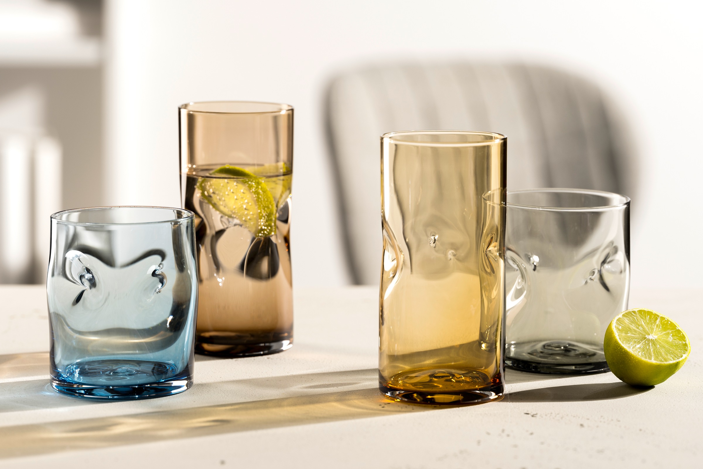 LEONARDO Gläser-Set "Trinkglas VESUVIO, 300 ml, 4er-Set" konische Form, markantes Design - mit Einquetschungen