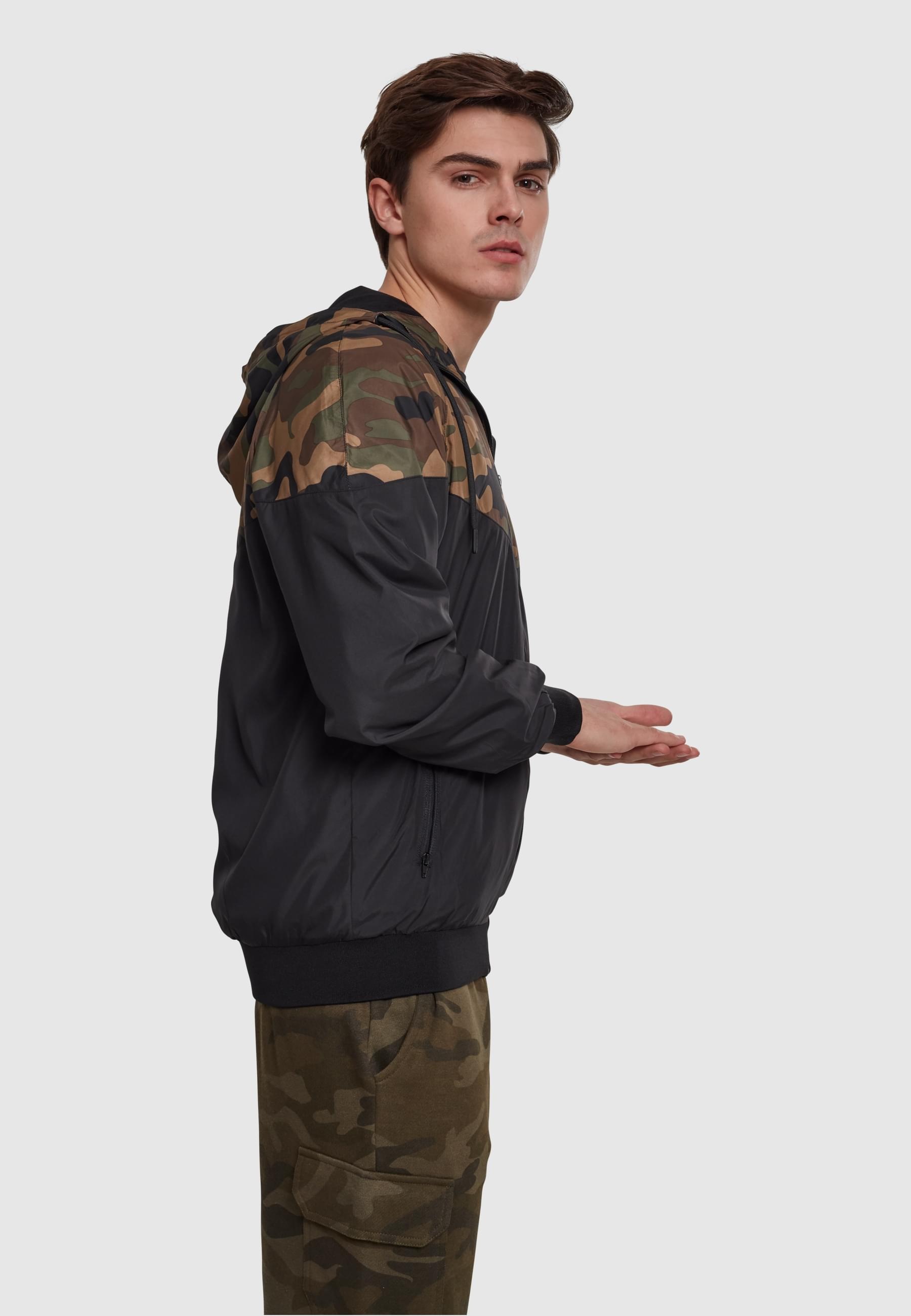 URBAN CLASSICS Anorak »Urban Classics Herren Pattern Arrow Windrunner«, (1 St.), mit Kapuze