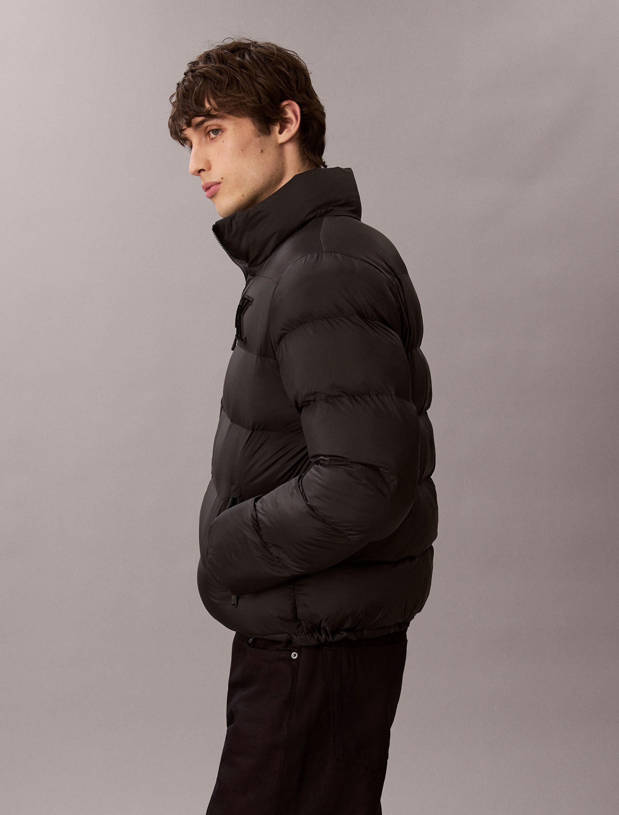 Calvin Klein Jeans Steppjacke »LS NYLON MONOGRAM PUFFER JKT«, ohne Kapuze, Mit Rundhalsausschnitt, regular fit