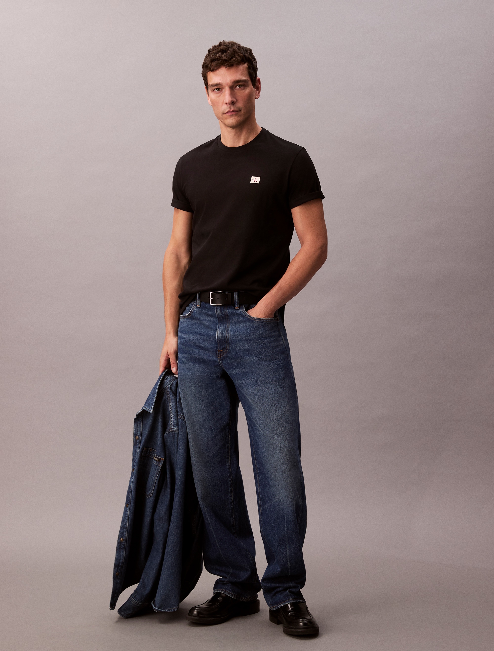 Calvin Klein Jeans T-Shirt »SS BADGE 30S JERSEY CLASSIC TEE«, Mit Rundhalsausschnitt