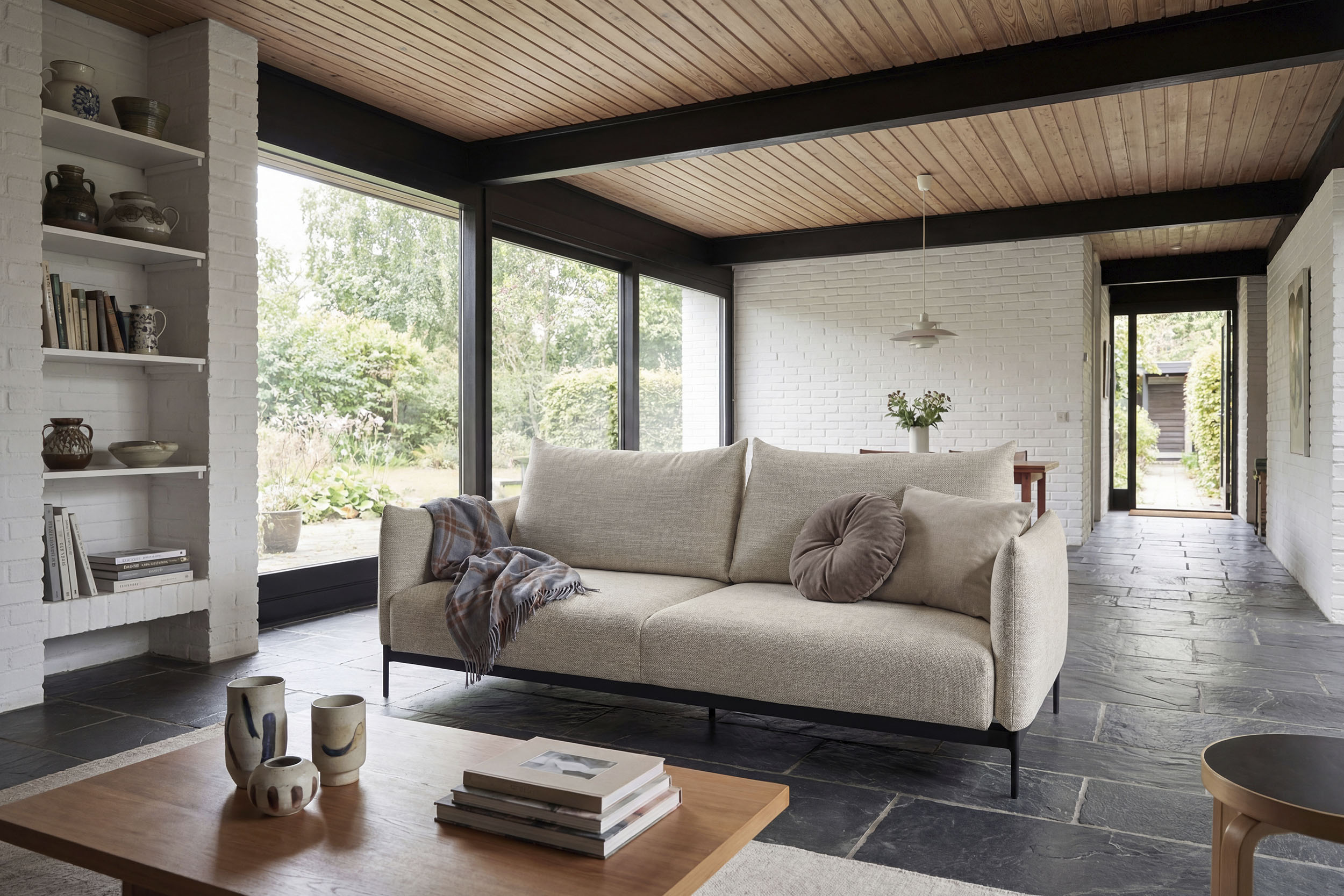 INNOVATION LIVING ™ Schlafsofa "MALLOY, Sofa mit Funktion - komfortabel & bequem, modernes Design" hohe Rückenlehne, schmale Armlehnen, inklusive Bettaufbewahrung
