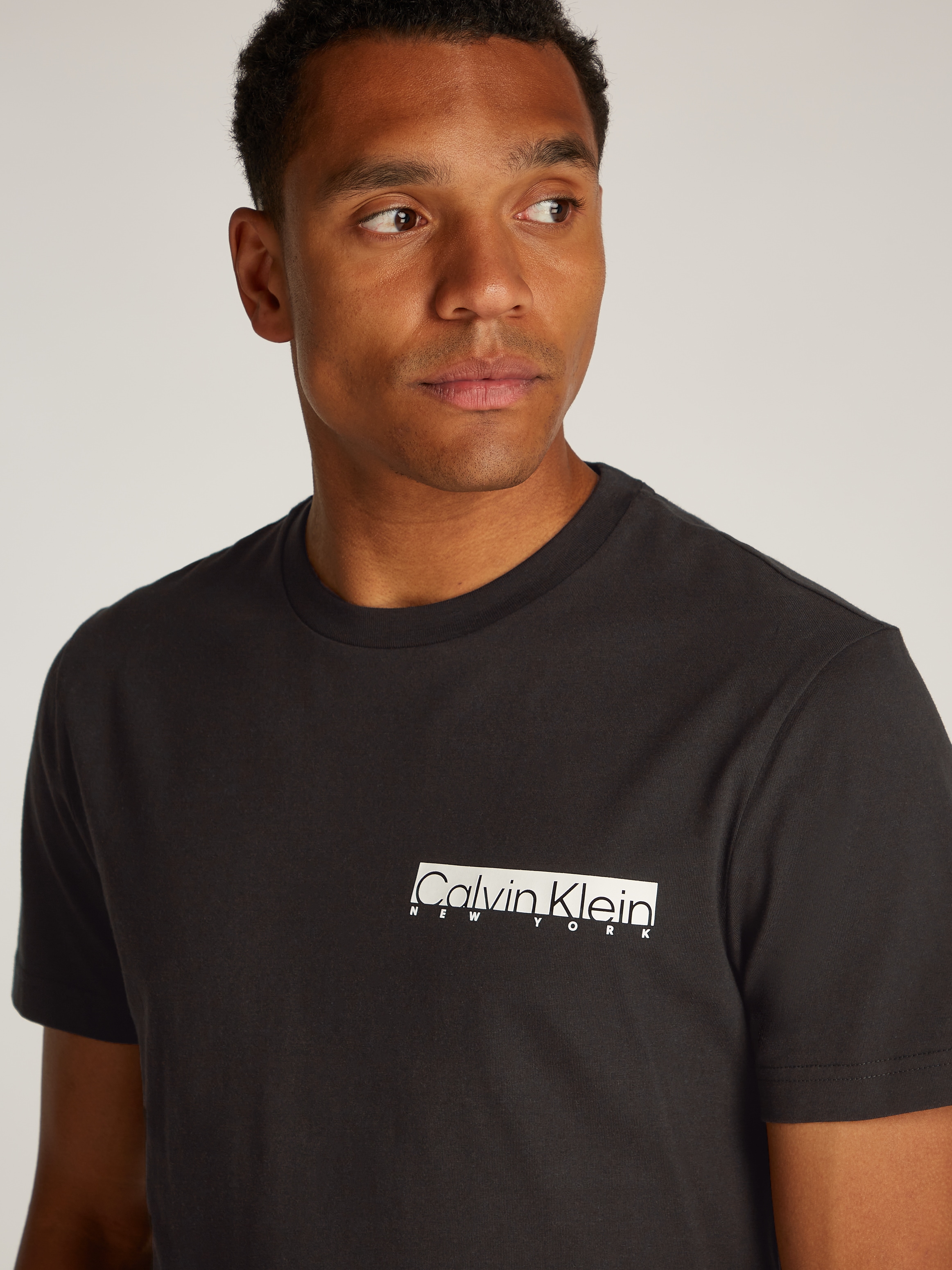 Calvin Klein Rundhalsshirt »NY CHEST BOX LOGO T-SHIRT« mit Logoprint