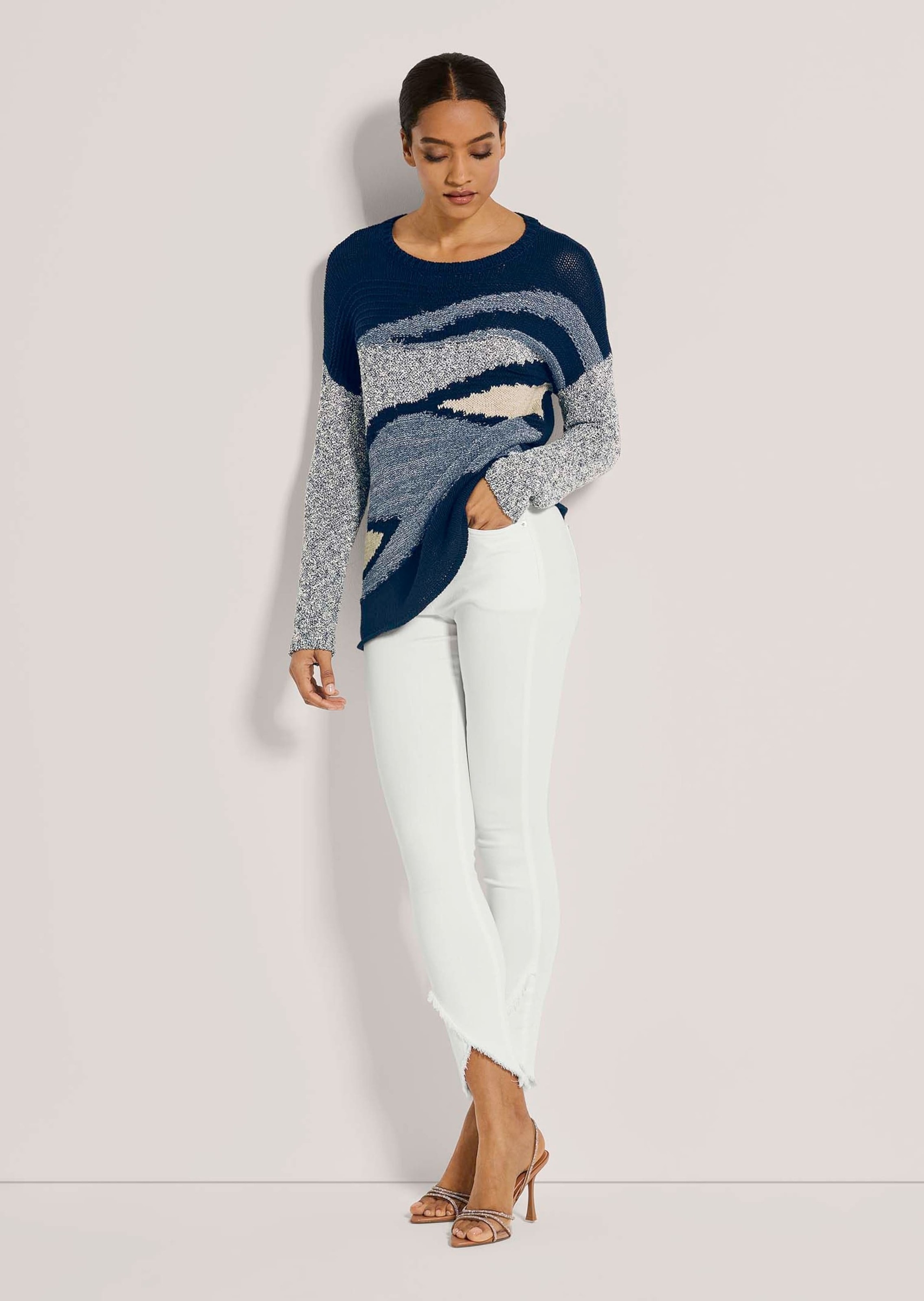 Longpullover MADELEINE "Pullover Rundhals-Pullover mit Intarsien", Damen, Gr. 36/38, blau (stahlblau, marine, silberfarben), Obermaterial: 72% Baumwolle CO. 19% Polyacryl PAN. 7% Viskose CV. 1% Elasthan EL. 1% metallisierte Fasern MTF., Modern, normal, Pu 2