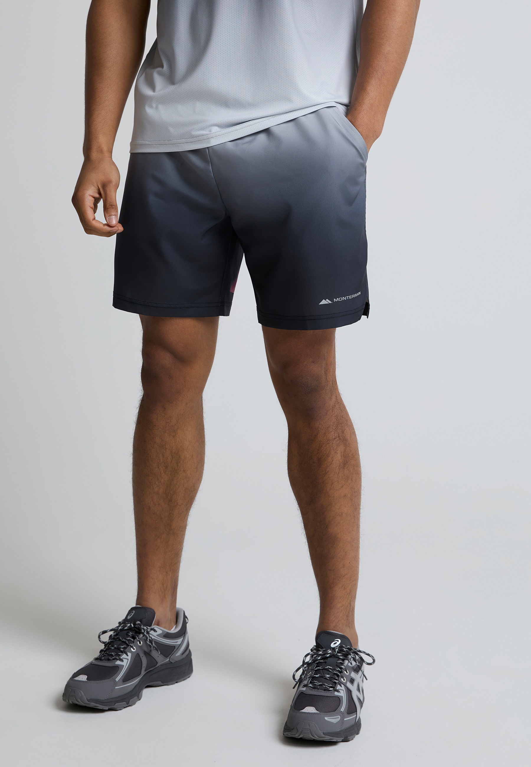 Monterrain Trainingsshorts »Monterrain DISTANCE OMBRE WOVEN SHORT«