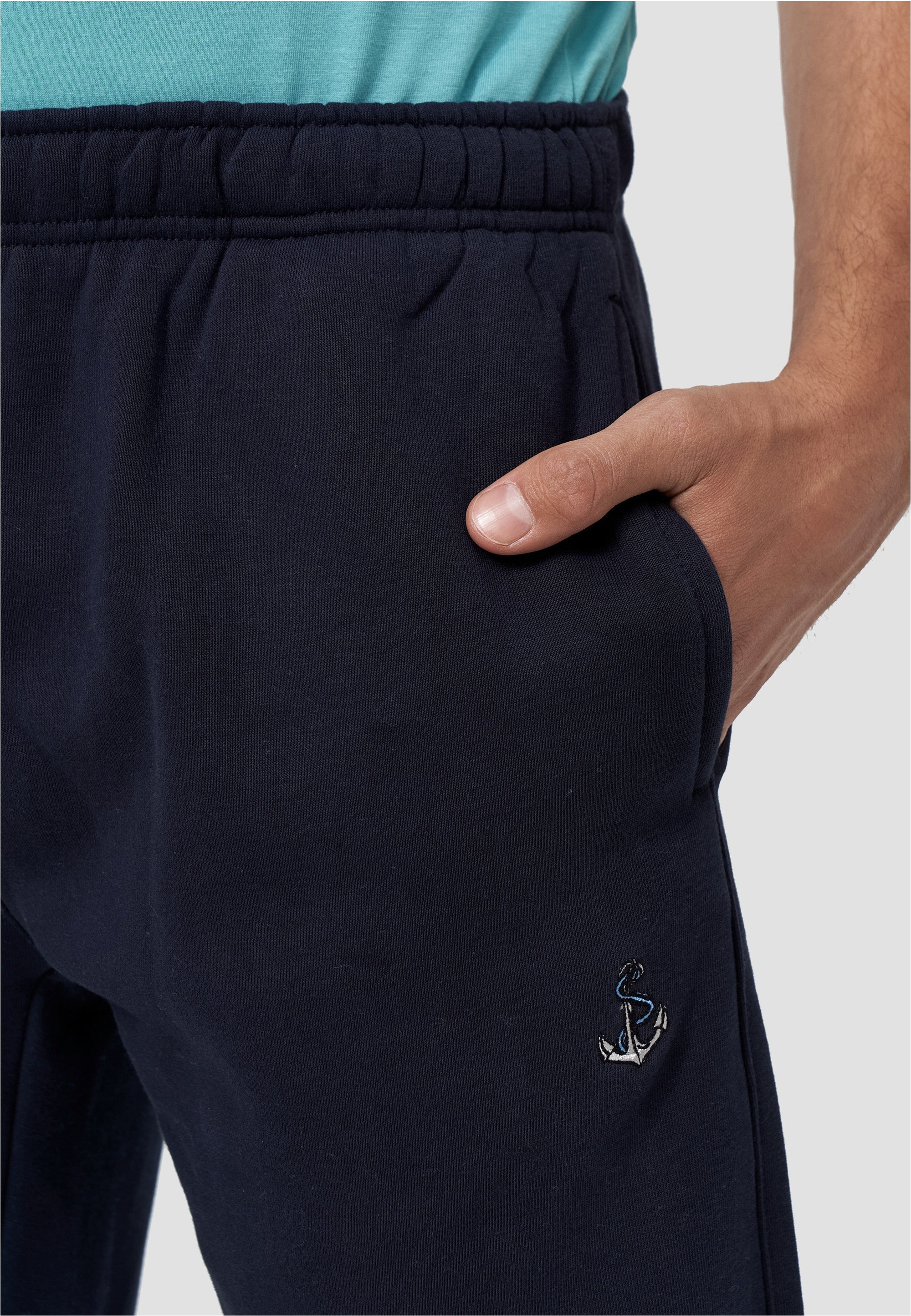 MIKON Sweathose, im zeitlosen Design