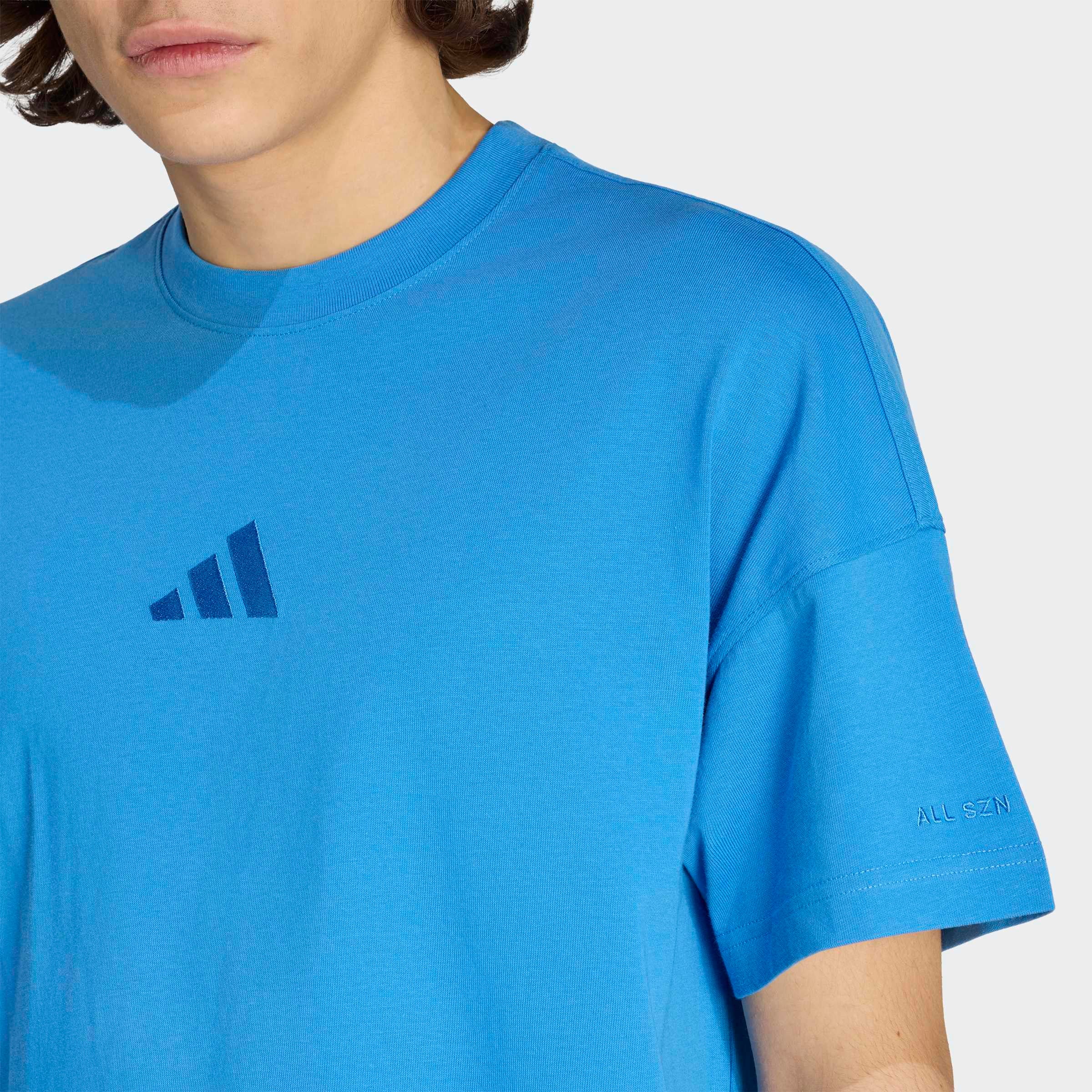 adidas Sportswear T-Shirt »ALL SZN« mit sportlichem Stil, Kurzarmdesign, ohne Verschluss, aus Baumwolle