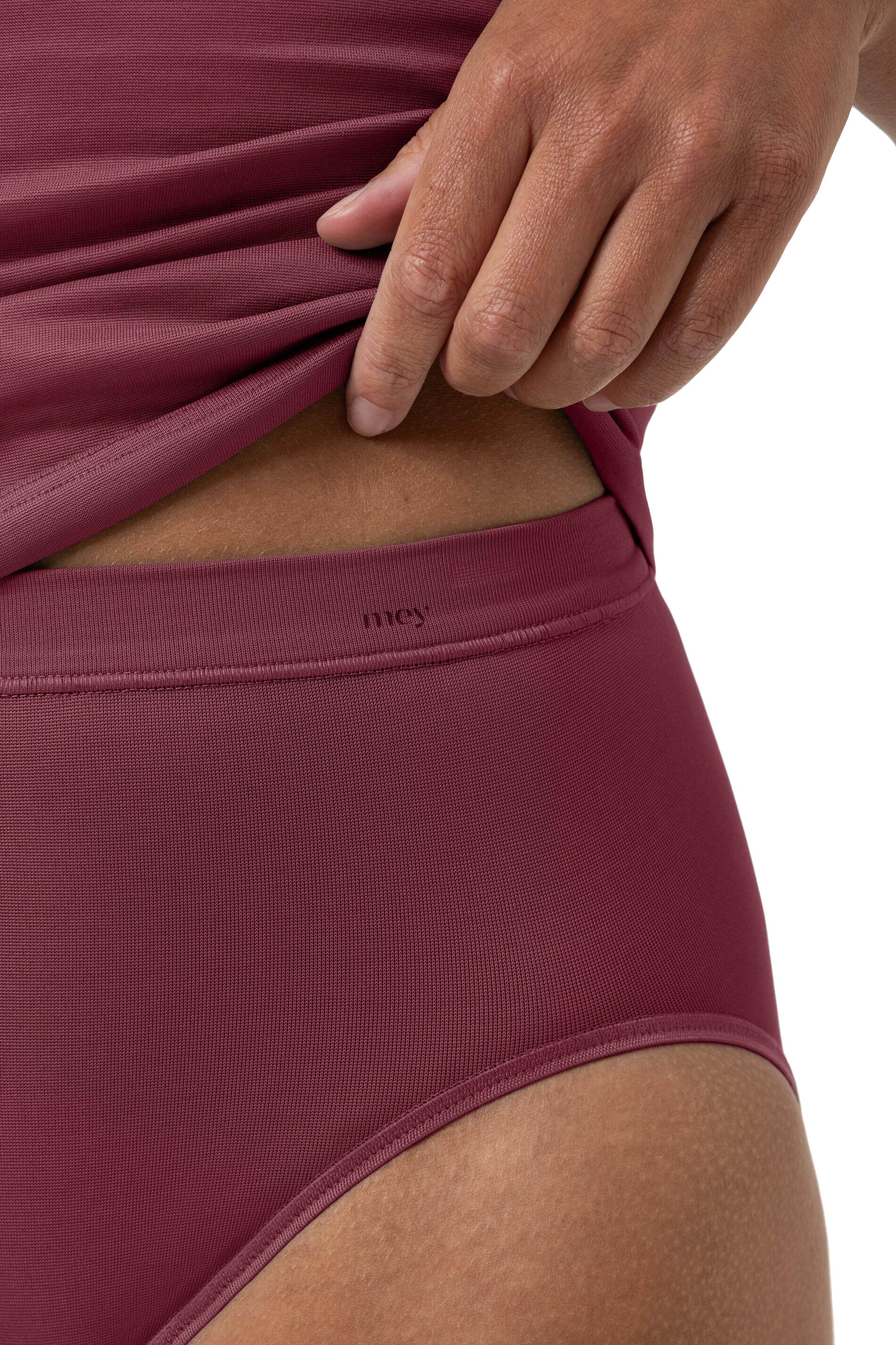 Mey Taillenslip »SERIE EMOTION« Ohne auftragende Seitennähte