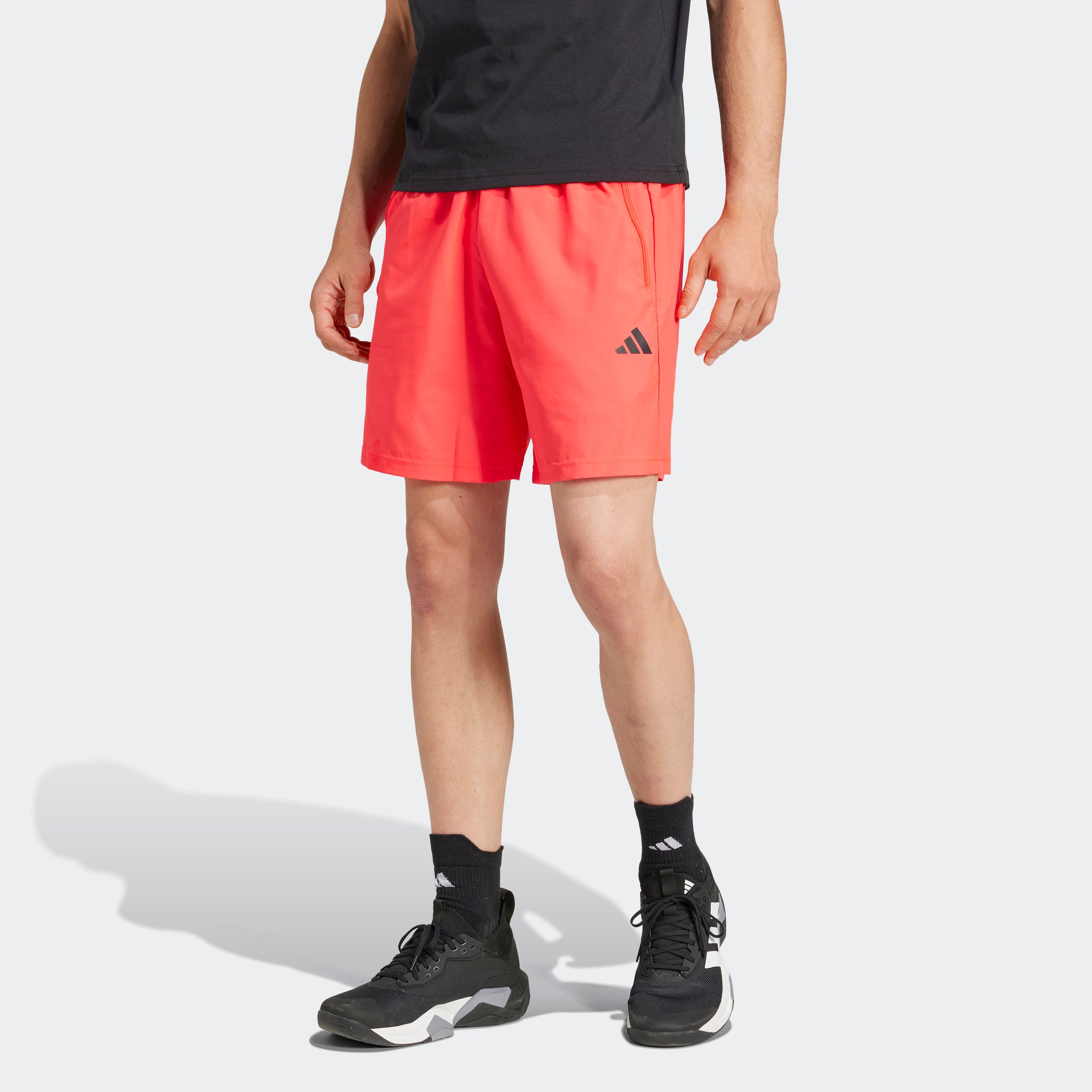 Herren Shorts "TR-ES WV SHO", rot, Gr. M, ADIDAS PERFORMANCE, Obermaterial: 100% Polyester, Hosen, Essentials Woven Trainingsshorts