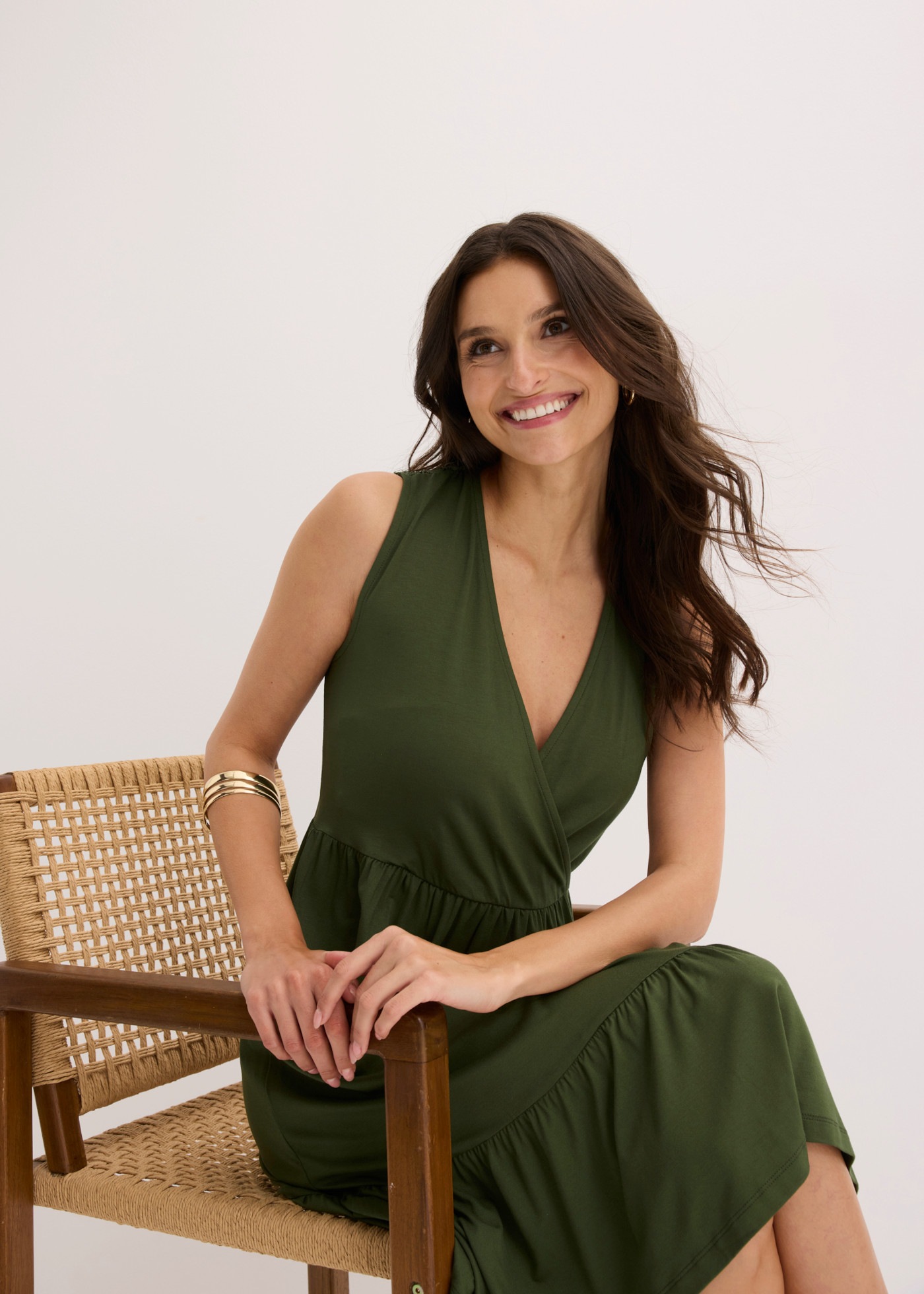 bonprix Jerseykleid für eleganten Look, ärmellos, ohne Kragen, A-Linie, mit Volant