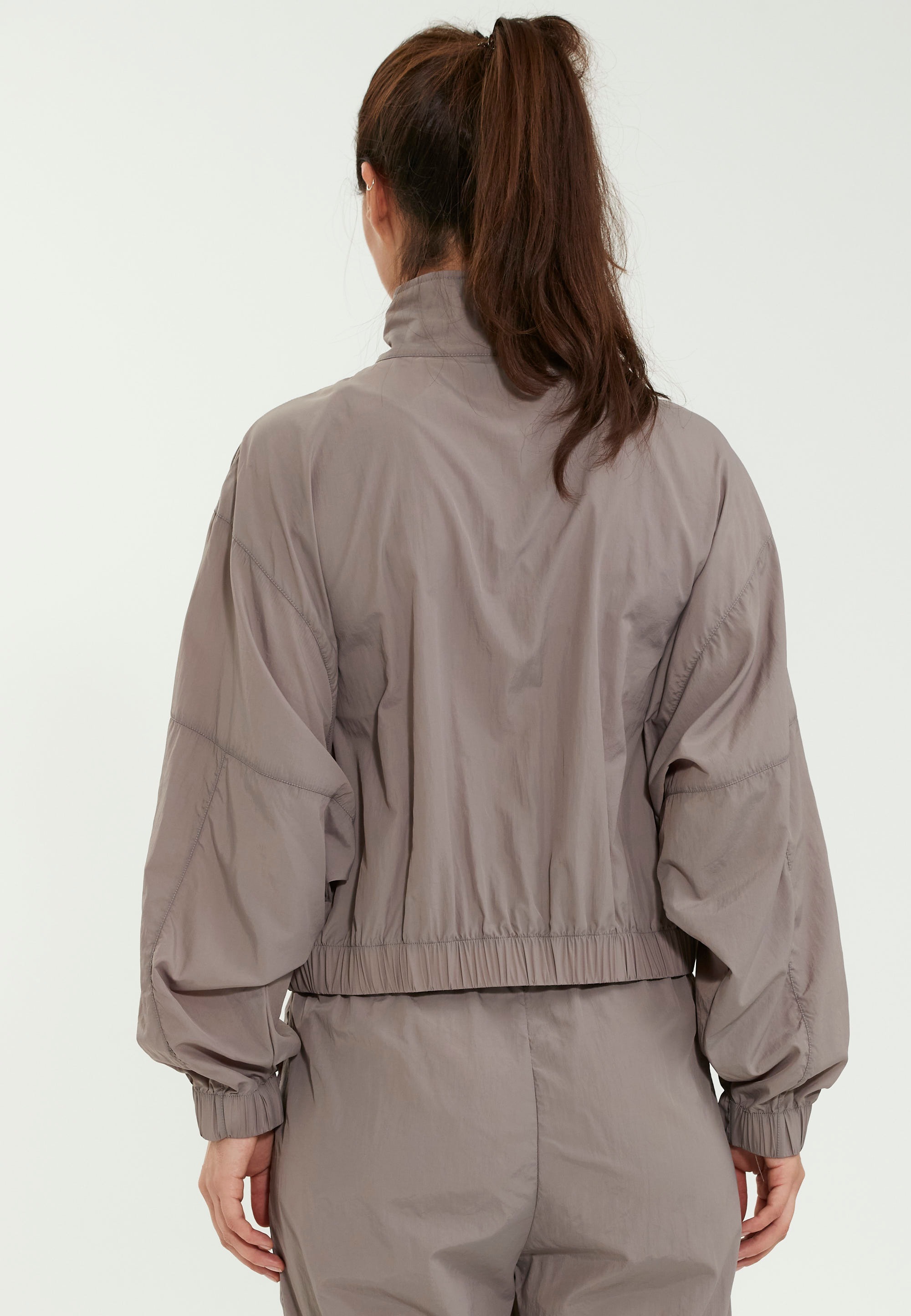 ATHLECIA Trainingsjacke »Tharbia«, in zweifarbigem Design