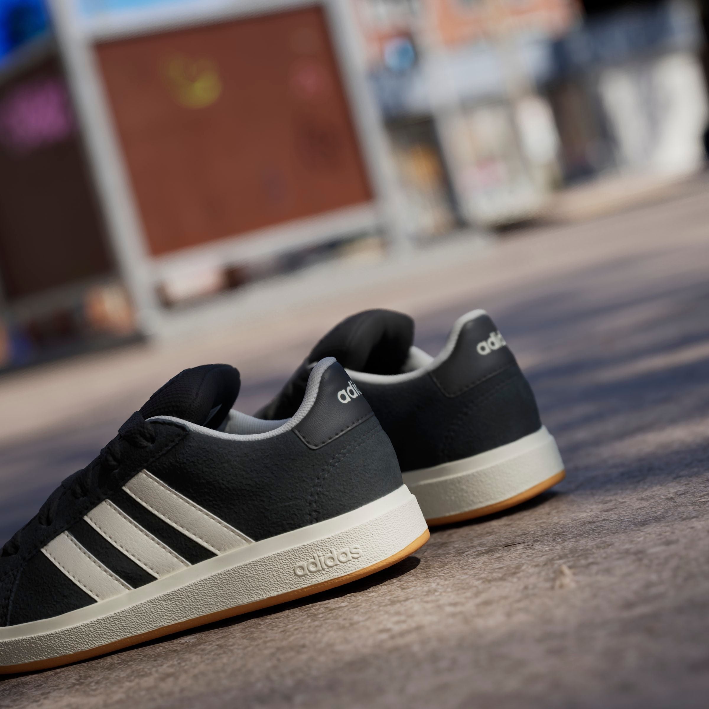 adidas Sportswear Sneaker »GRAND COURT 00S KIDS«, Design auf den Spuren des adidas Superstar