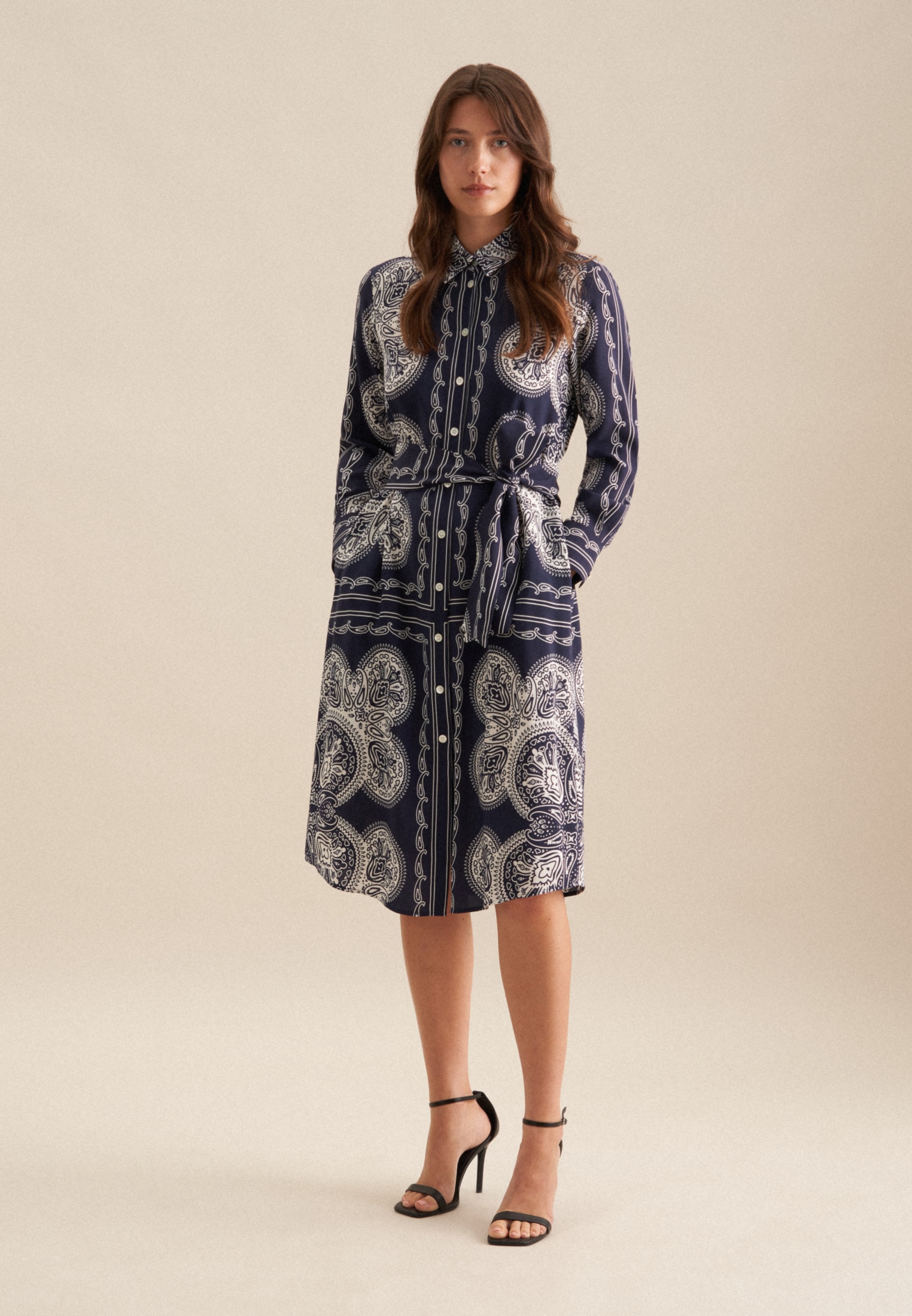 seidensticker Sommerkleid "Schwarze Rose" 1/1 Kragen Tuchprint günstig online kaufen