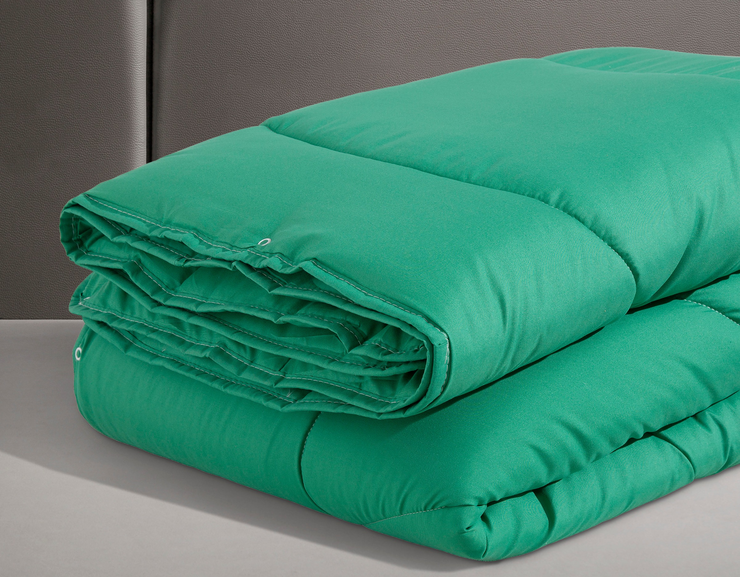 OTTO home Microfaserbettdecke "Microlux, Bettdecke 135x200 cm und Übergrößen bis 240x220cm" 4-Jahreszeiten Füllung Feuchtigkeitsregulierende 3D Klimafaser (Polyester) 1 Stk. tlg. fest versteppter Bezug - keine Bettwäsche nötig, Sommer, Winter