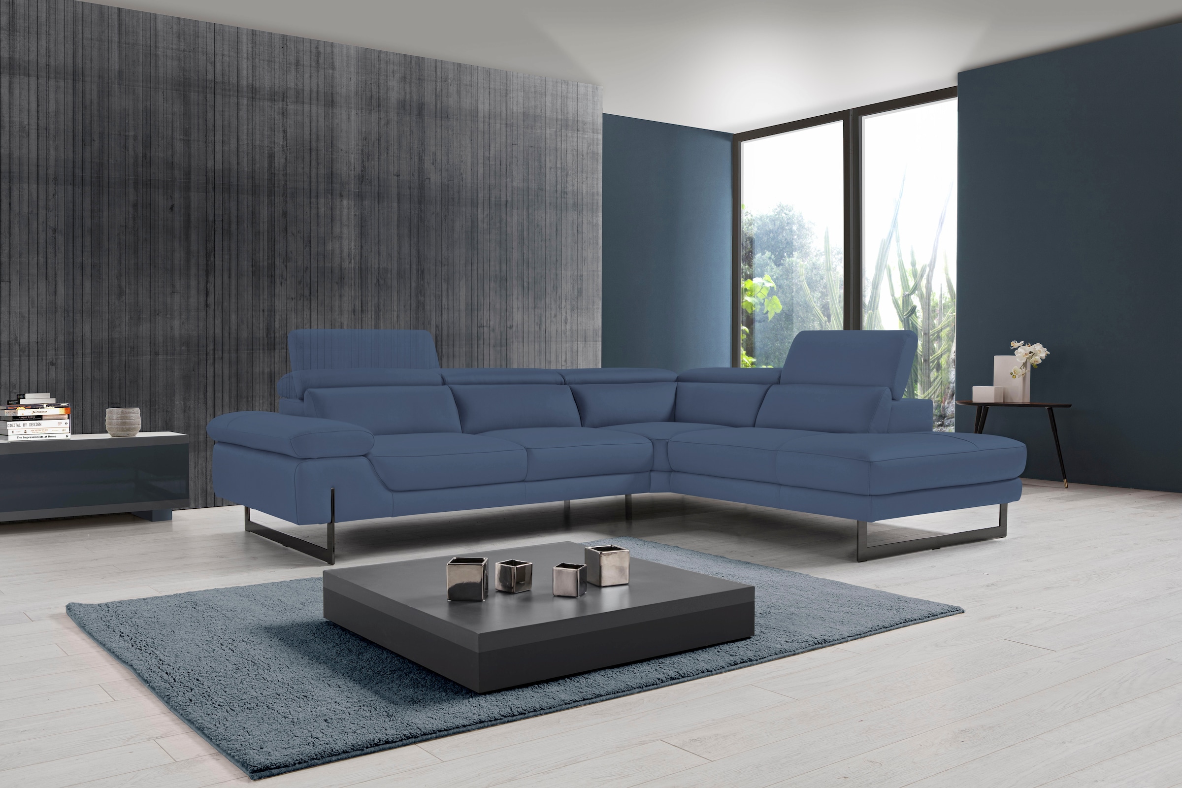 Egoitaliano Ecksofa "Queenie, extravagantes Sofa mit erstklassigem Sitzkomfort, L-Form" mit verstellbarer Armlehne und Kopfteilen für Wohlfühlkomfort