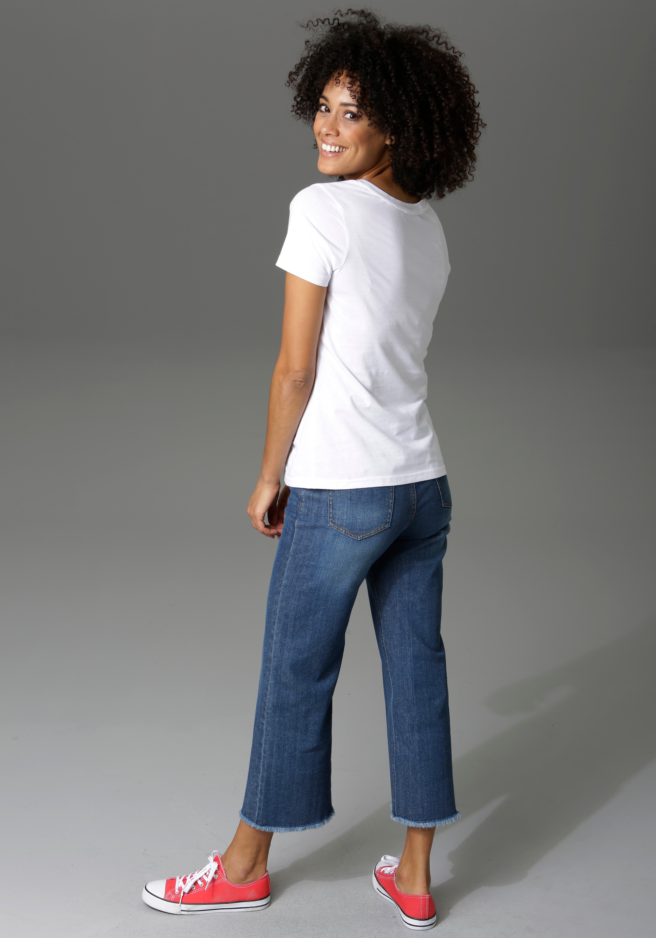 für Beinabschluss CASUAL mit 7/8-Jeans, ausgefranstem | kaufen leicht Aniston BAUR