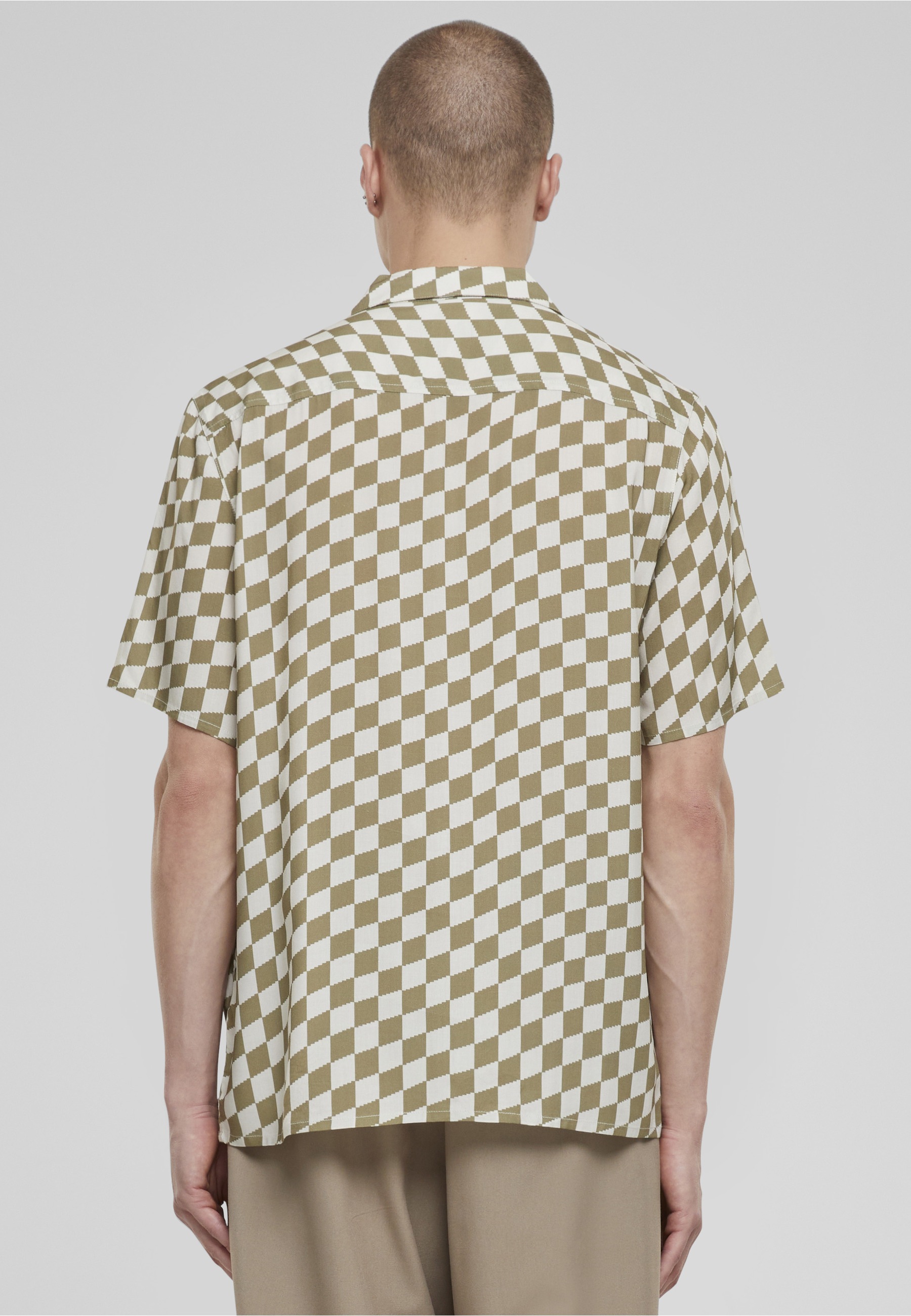 URBAN CLASSICS Kurzarmhemd »Urban Classics Herren Viscose AOP Resort Shirt« 1 Stk.