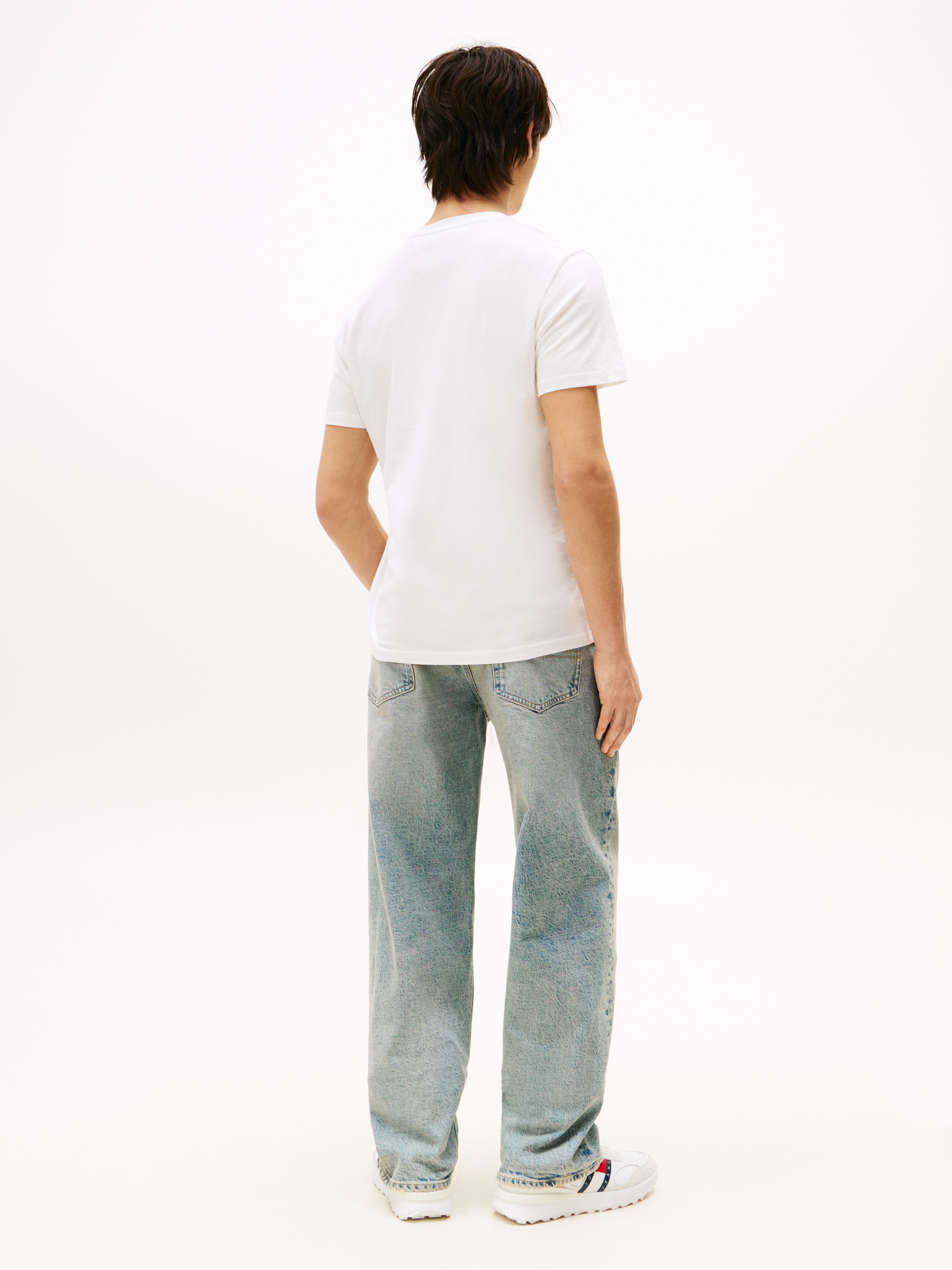Tommy Jeans T-Shirt »TJM SLIM POP COLOR FLAG TEE EXT«, Mit Rundhalsausschnitt