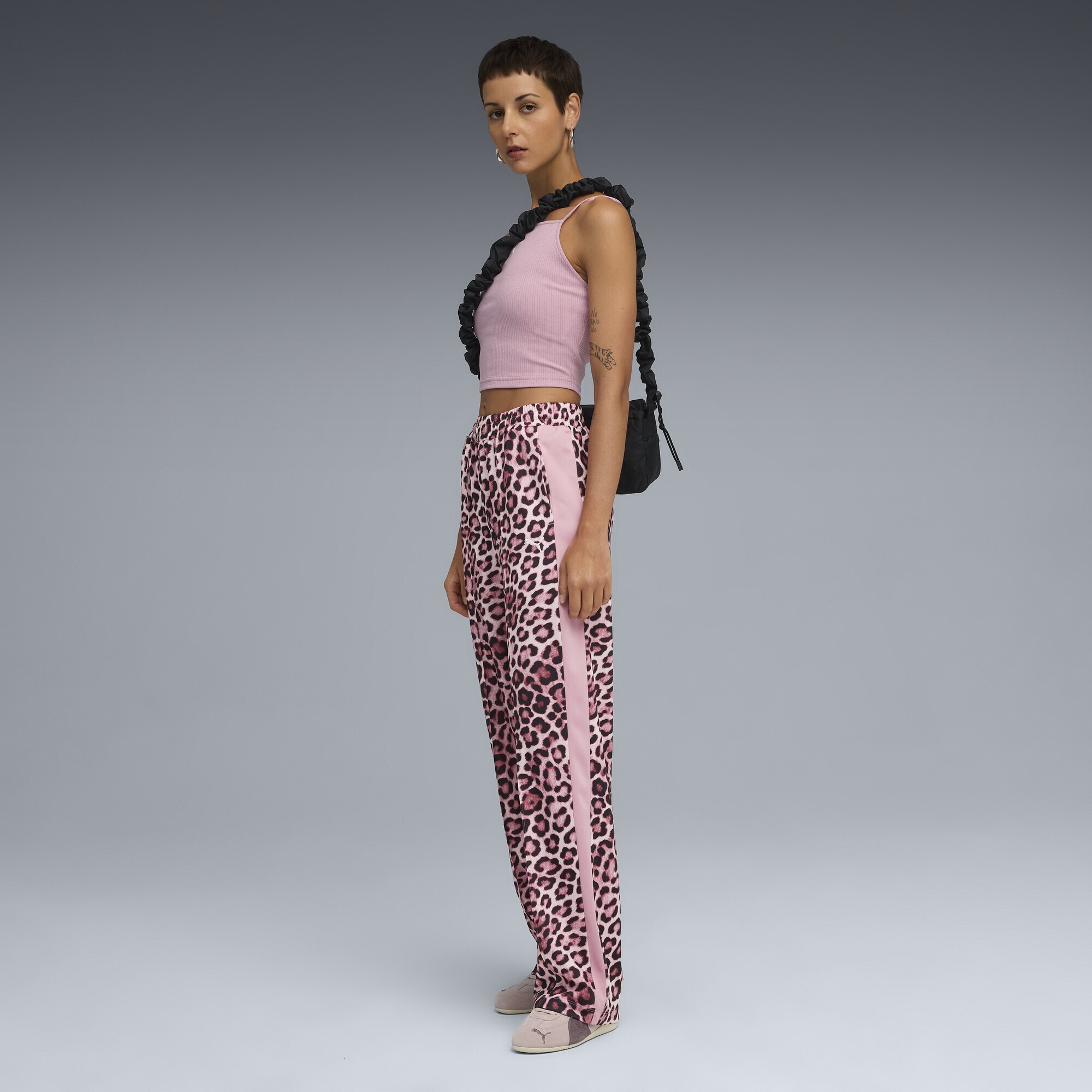 PUMA Sporthose »T7 LEO LUXE Straight Hose mit Allover-Print Damen«