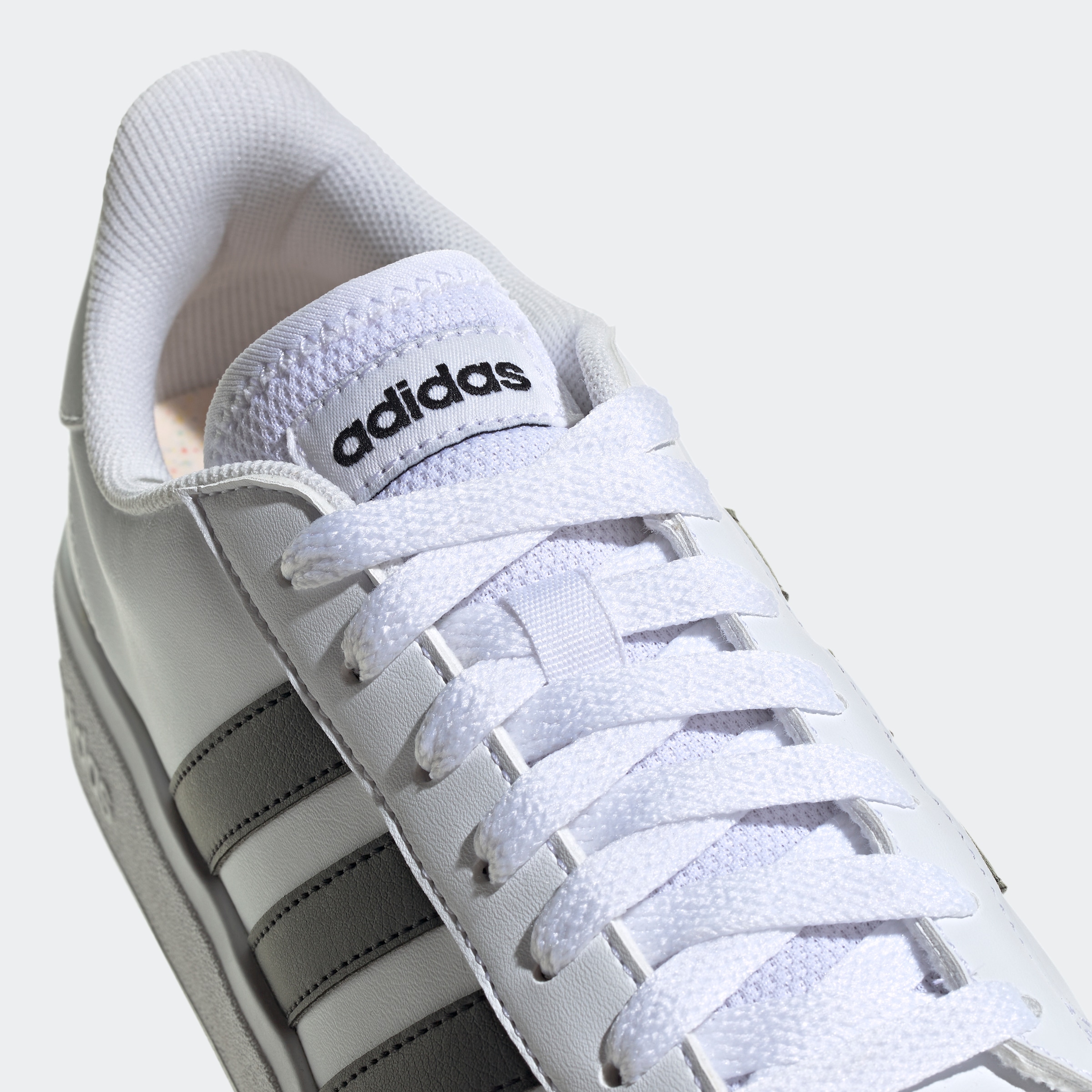 adidas Sportswear Sneaker »GRAND COURT TD LIFESTYLE COURT CASUAL«, Design auf den Spuren des adidas Superstar