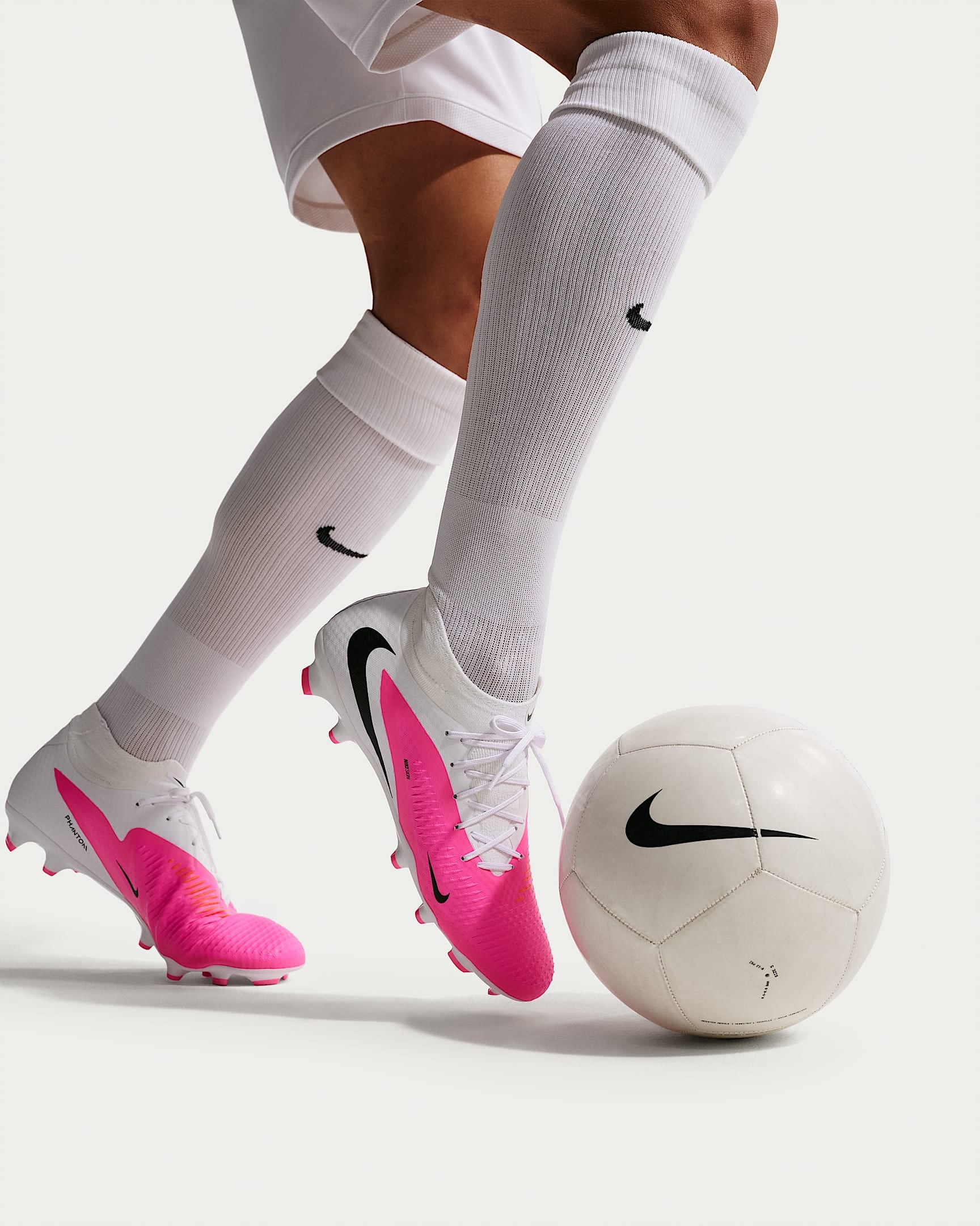 Nike Fußballschuh »PHANTOM 6 HIGH ACAD FG/MG T«  Außensohle für Rasenplätze und für feste Böden