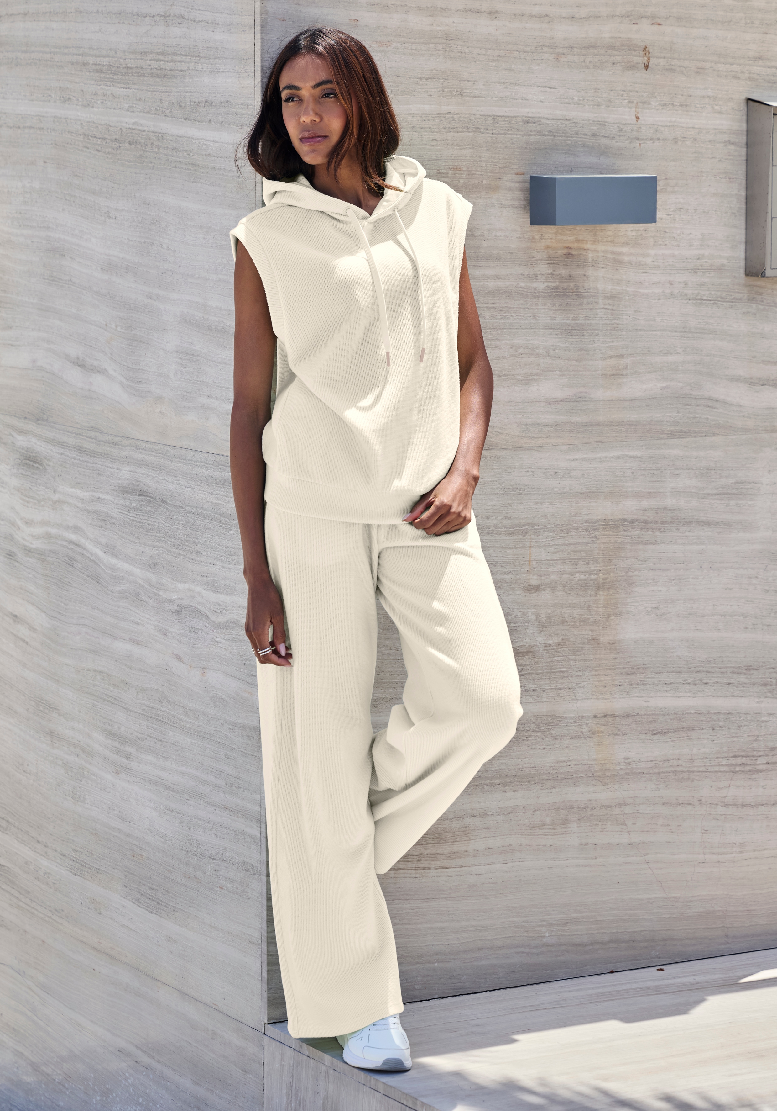 LASCANA Loungehose in modischer Piqué-Optik