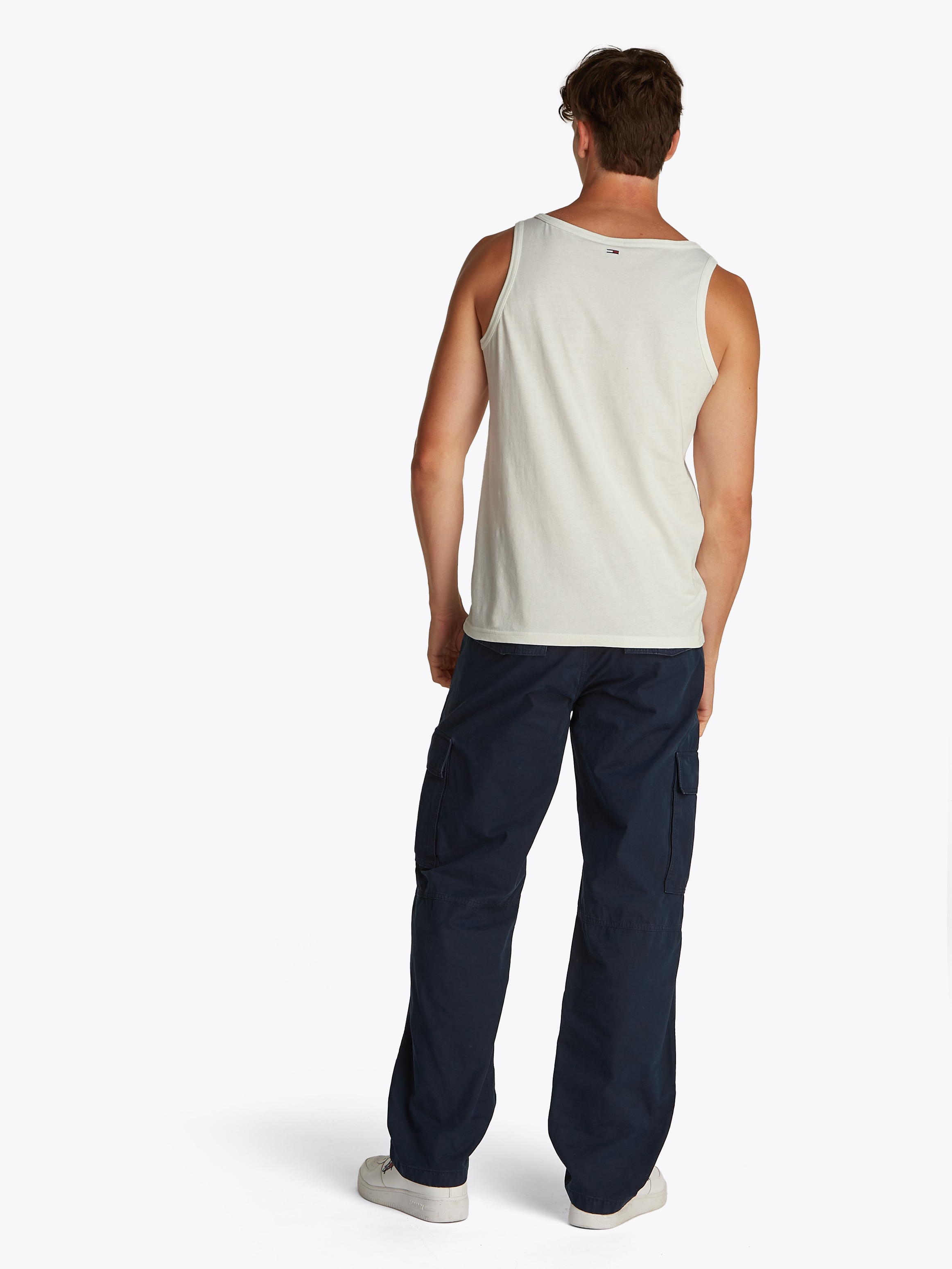 Tommy Jeans Muskelshirt »TJM SLIM ENTRY GRAPHIC TANK EXT«, Mit tiefem Rundhalsausschnitt