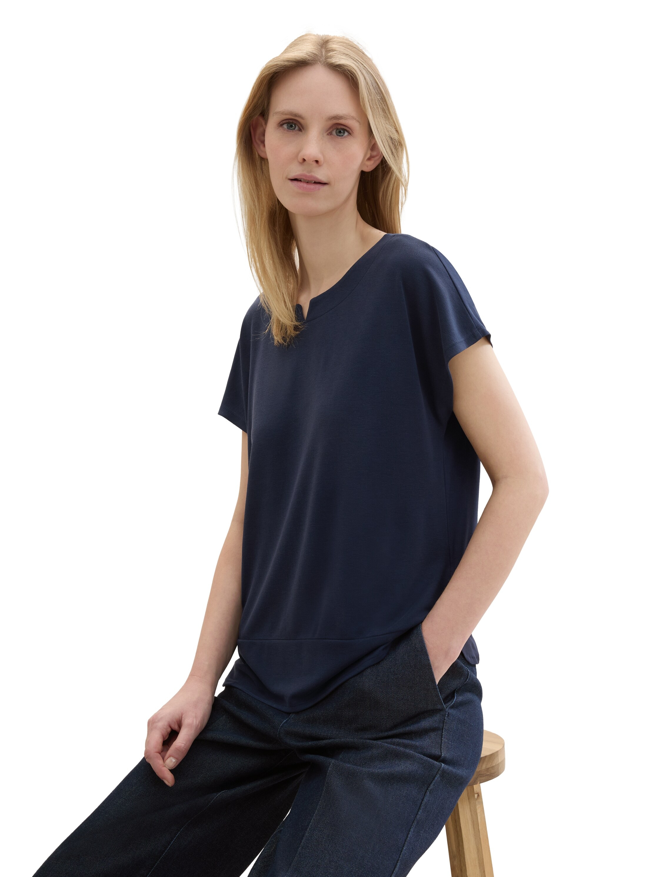 TOM TAILOR T-Shirt, mit geschlitztem Rundhalsaussschnitt