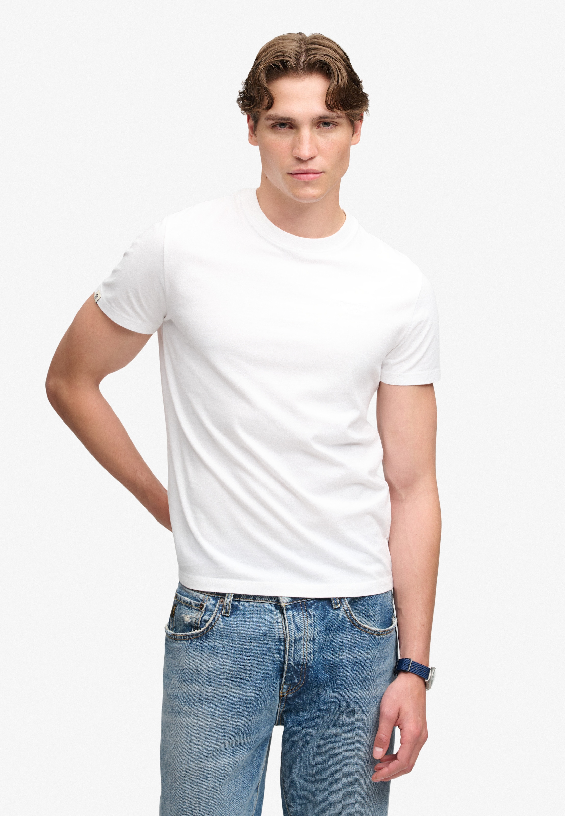 Superdry Rundhalsshirt "ESSENTIAL SERIF LOGO EMB TEE" Baumwolle, regular fit