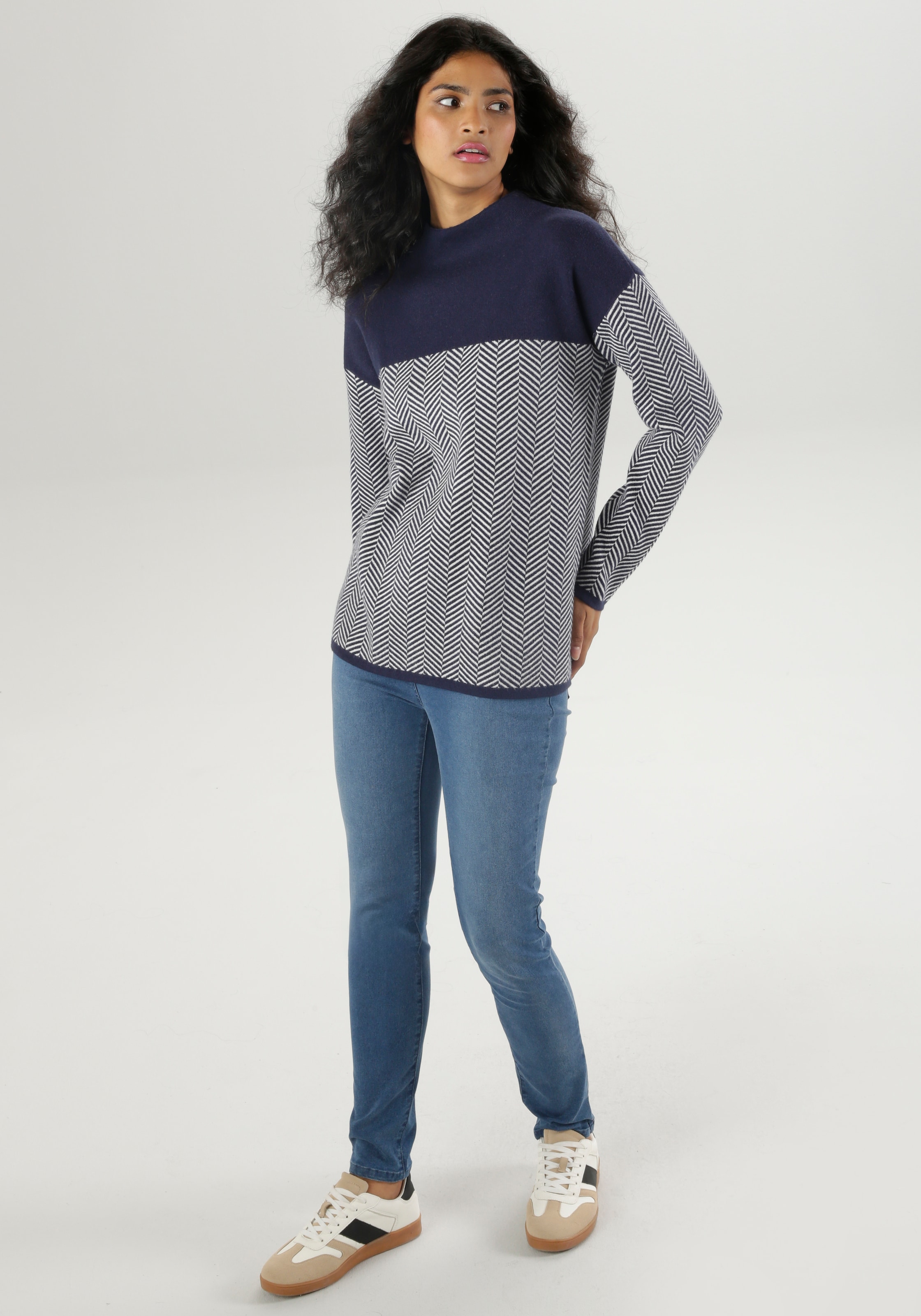 Aniston SELECTED Strickpullover, mit weiterem Stehkragen