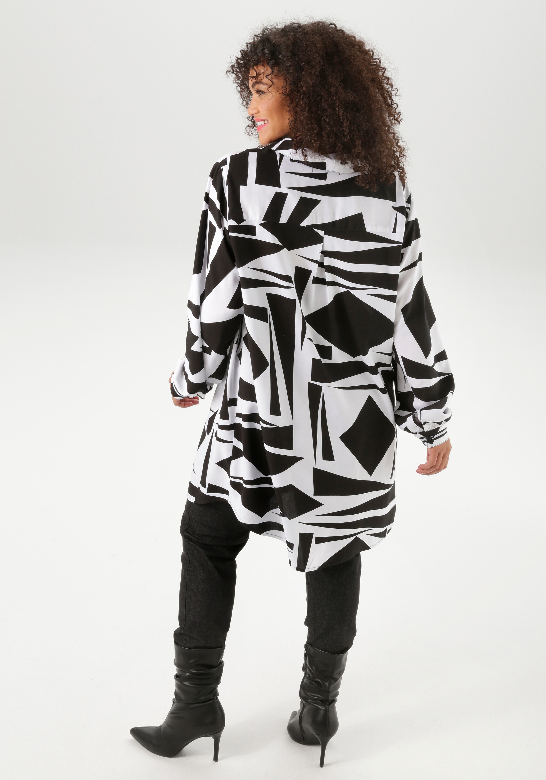 Thumbnail - Aniston PLUS Longbluse, mit farbenfrohem, großflächigem Druck