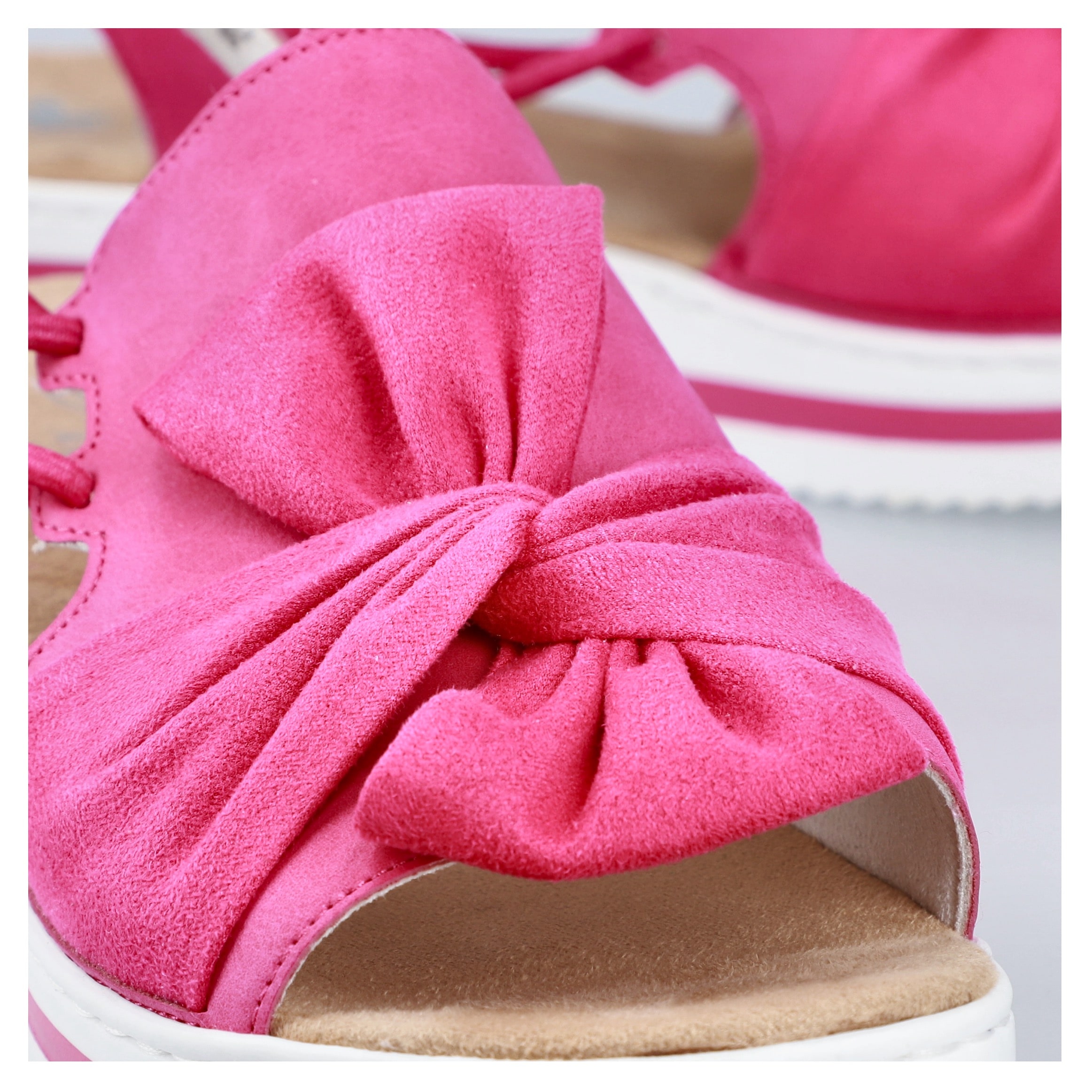 Rieker Keilsandalette, Sandale, Sommerschuh, Strandschuh mit Gummizüge für guten Sitz