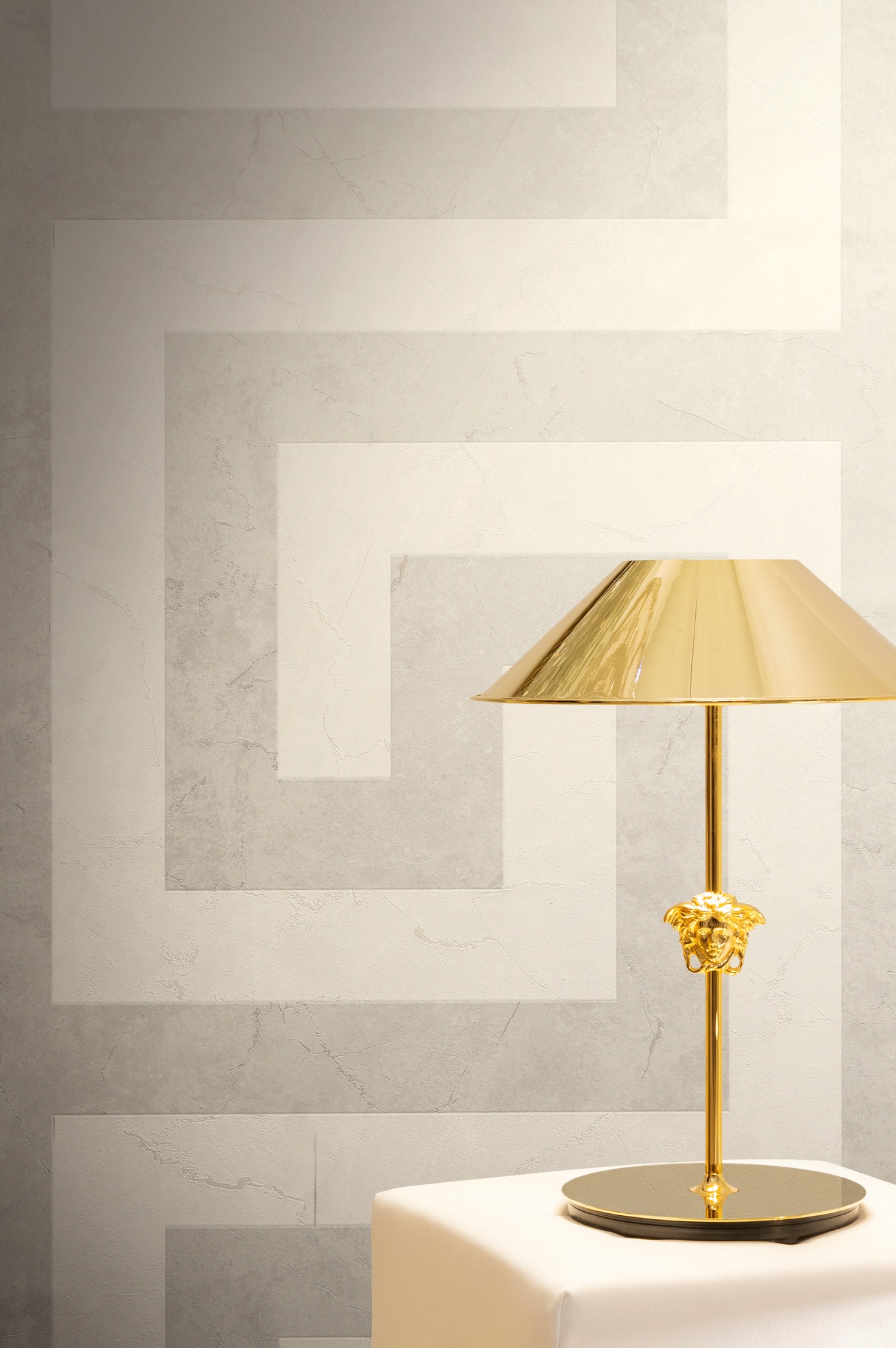 Versace Vliestapete »Versace 6 Greek –« 3D-Optik | Barock | Motiv geprägt Grafisches Mäandermuster mit mattem Glanz & feiner Struktur