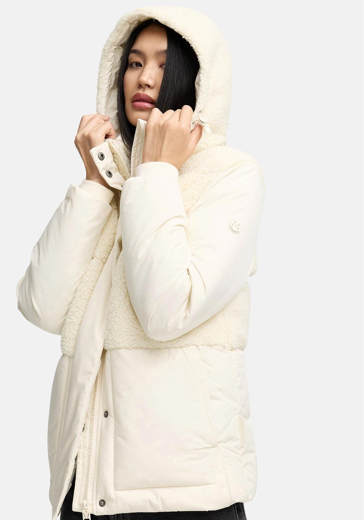 Marikoo Winterjacke »Sheeta«, Kombination aus Teddyfleece und glattem Material