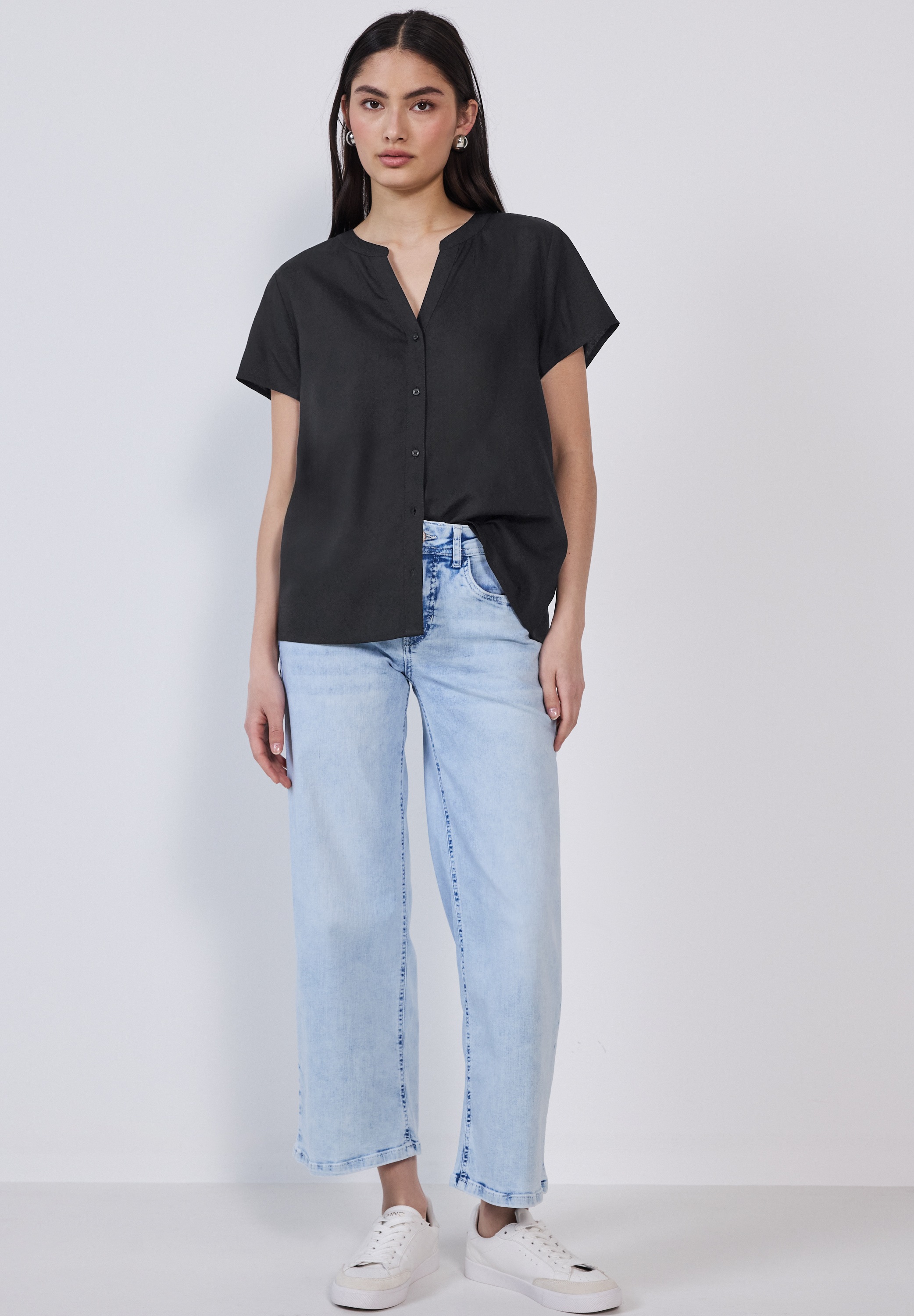STREET ONE STUDIO Shirtbluse, mit geschlitztem Rundhalsausschnitt