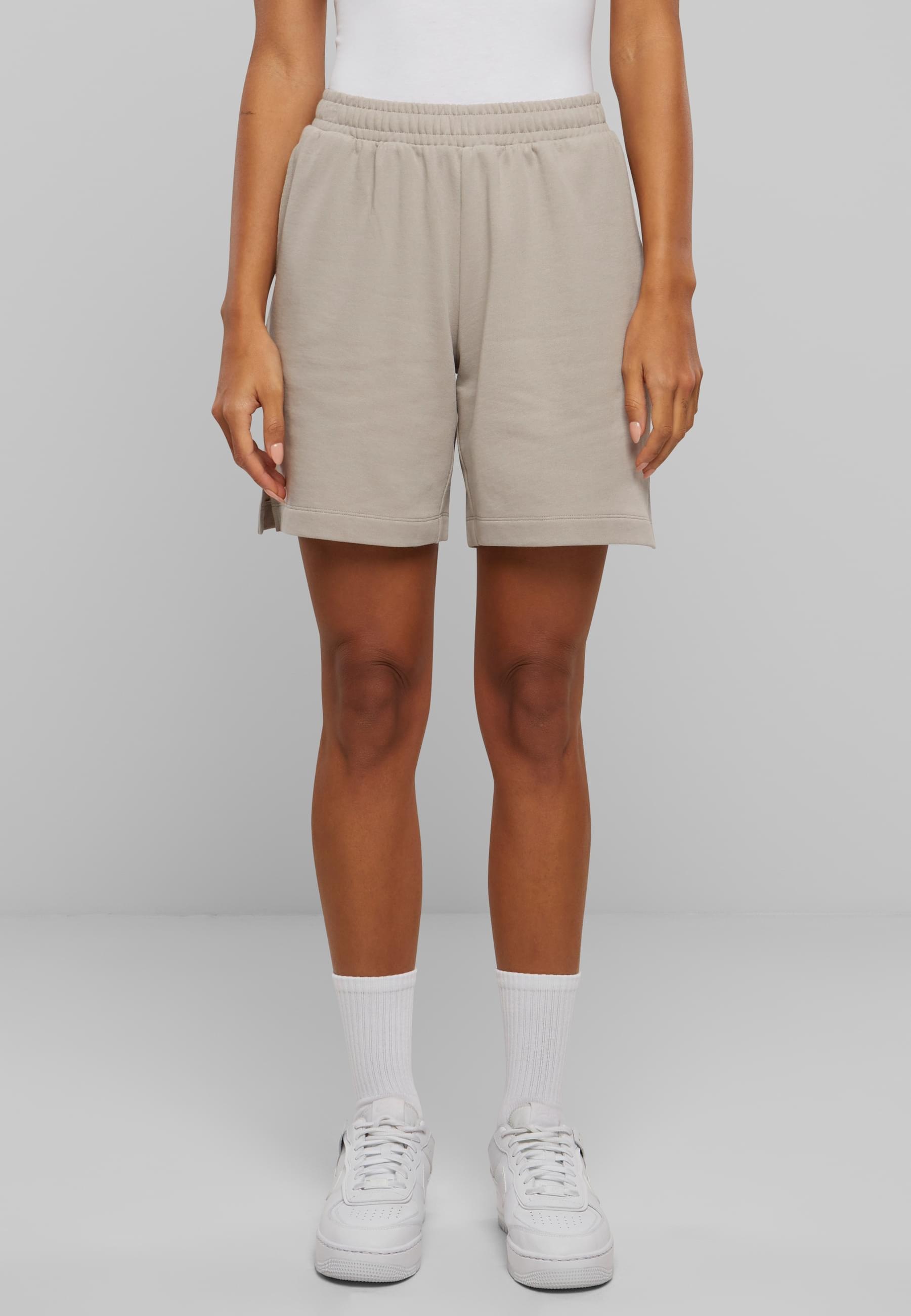 URBAN CLASSICS Sweatshorts »Urban Classics Damen Ladies Organic Terry Bermuda Pants«, (1 tlg.)