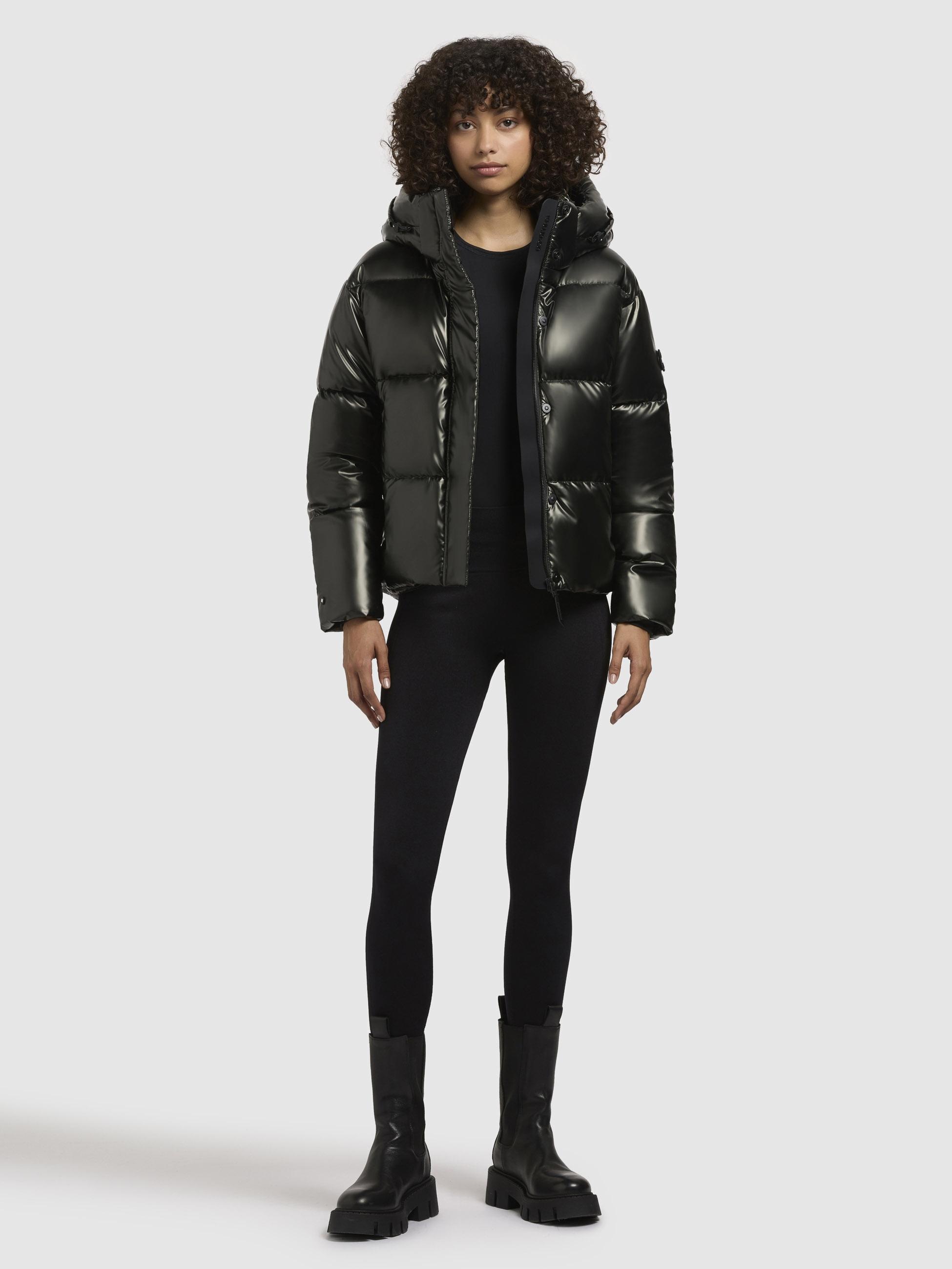 khujo Steppjacke »Devina Shiny-YM«, mit Kapuze, Glänzende kurze Winterjacke für Damen