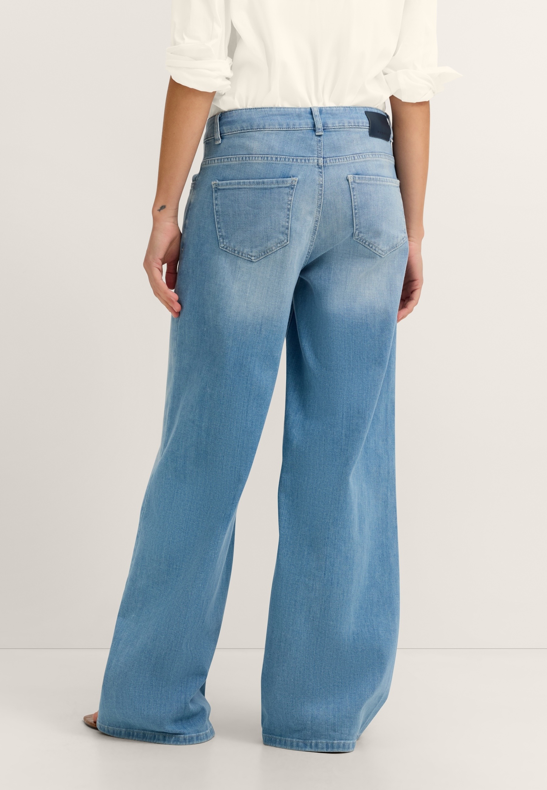 bugatti 5-Pocket-Jeans Modern Fit 5-Pocket leicht ausgestellt günstig online kaufen