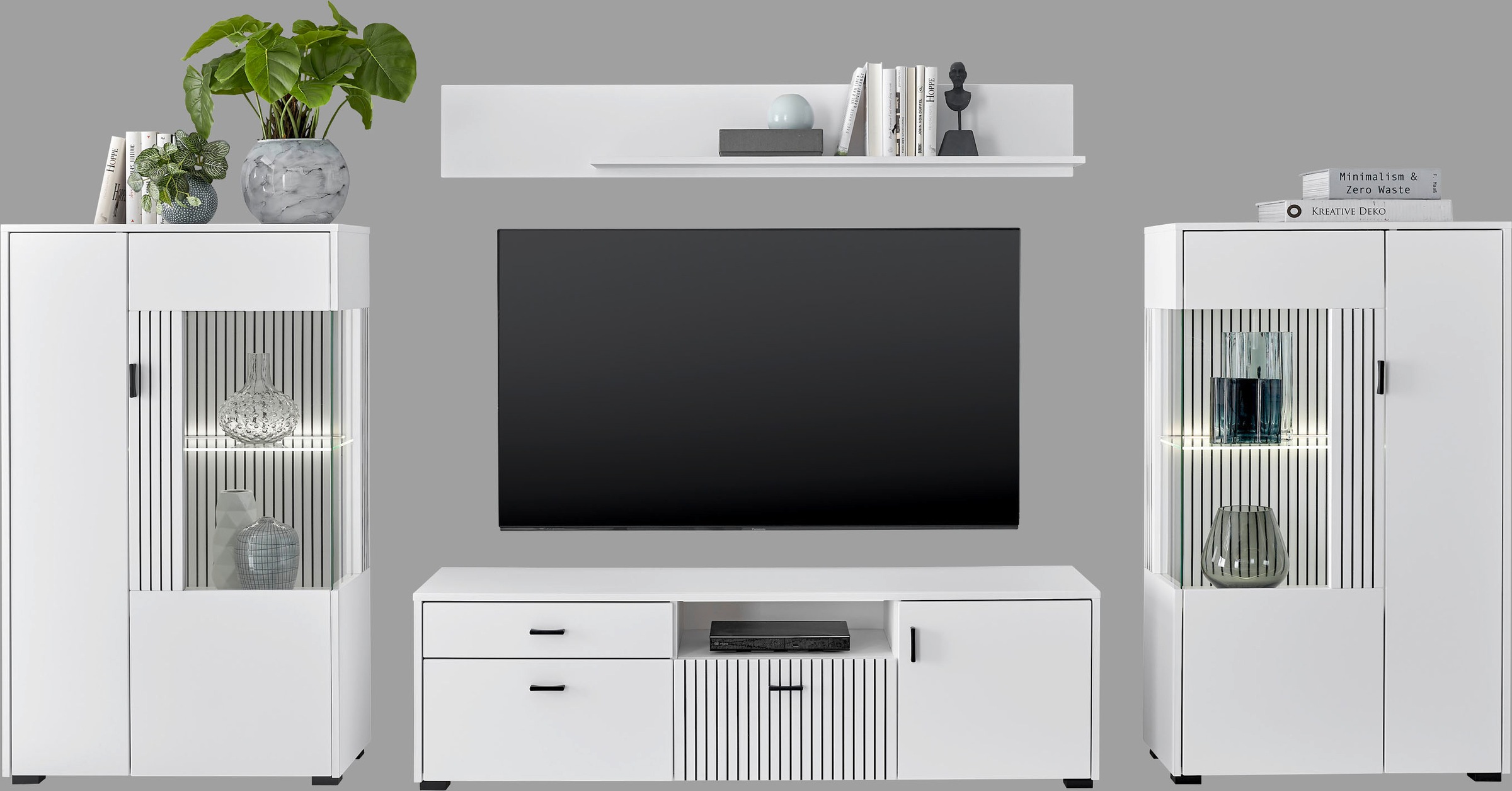 INOSIGN Wohnwand »HUDSON«, (Set, 4 St.), mit moderner Rillenoptik, Griffe aus Metall (Schwarz), Breite 320 cm