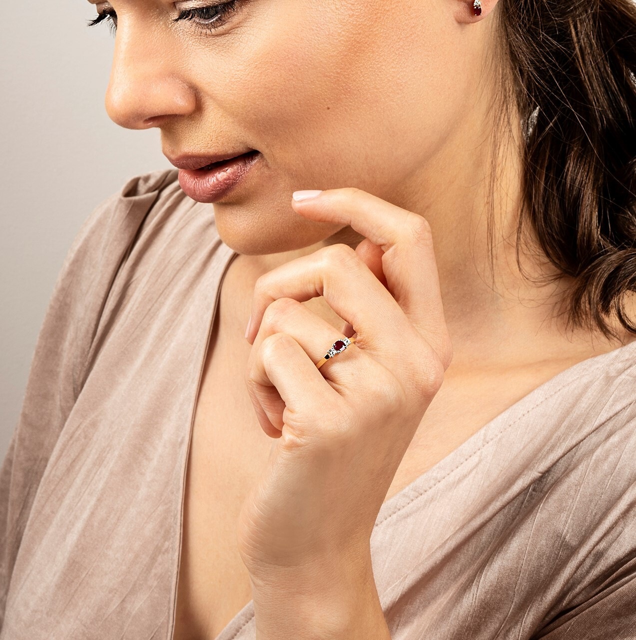 ONE ELEMENT Diamantring »0,11 ct Diamant Brillant Rubin Ring«, aus 585 Gelbgold – glänzender Blickfang – ideal als Geschenkidee