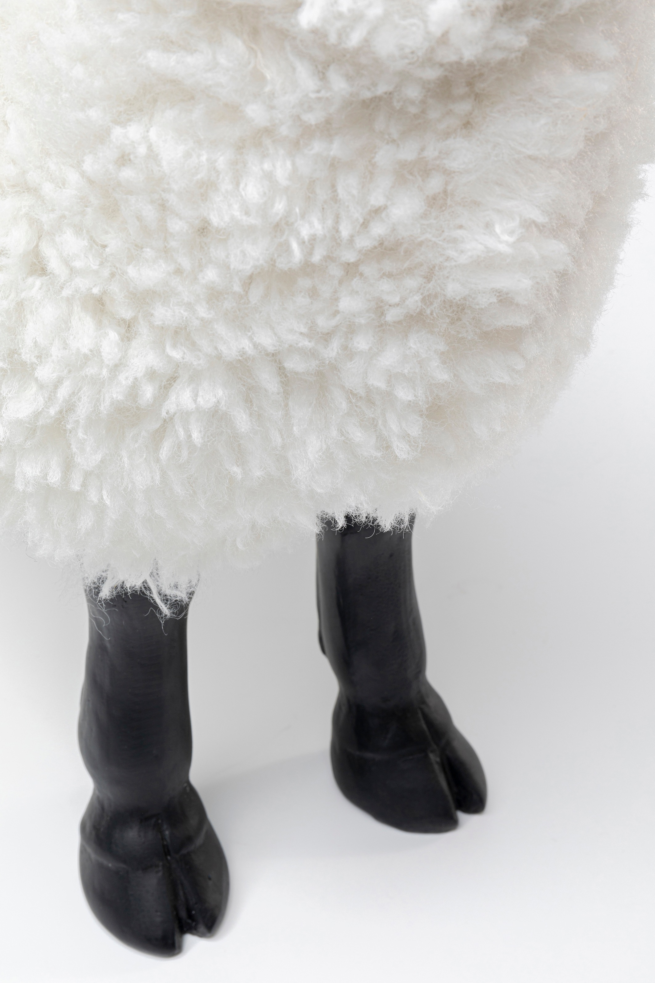 Thumbnail - Kare Design Dekofigur "Deko Figur Bathilde Weiß 48cm"