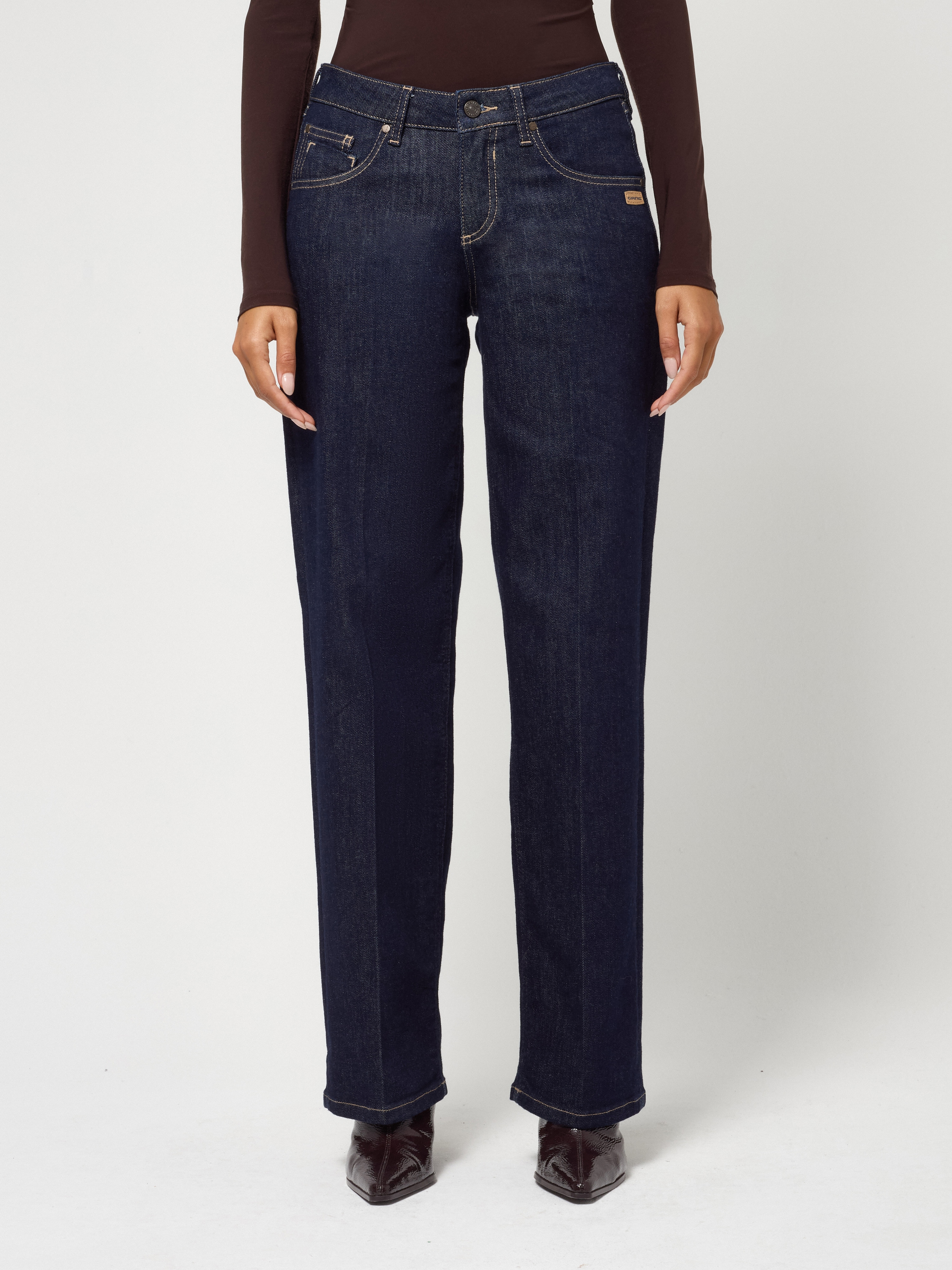 GANG Straight-Jeans "94RIVER" mit zusätzlicher kleiner Gesäßtasche