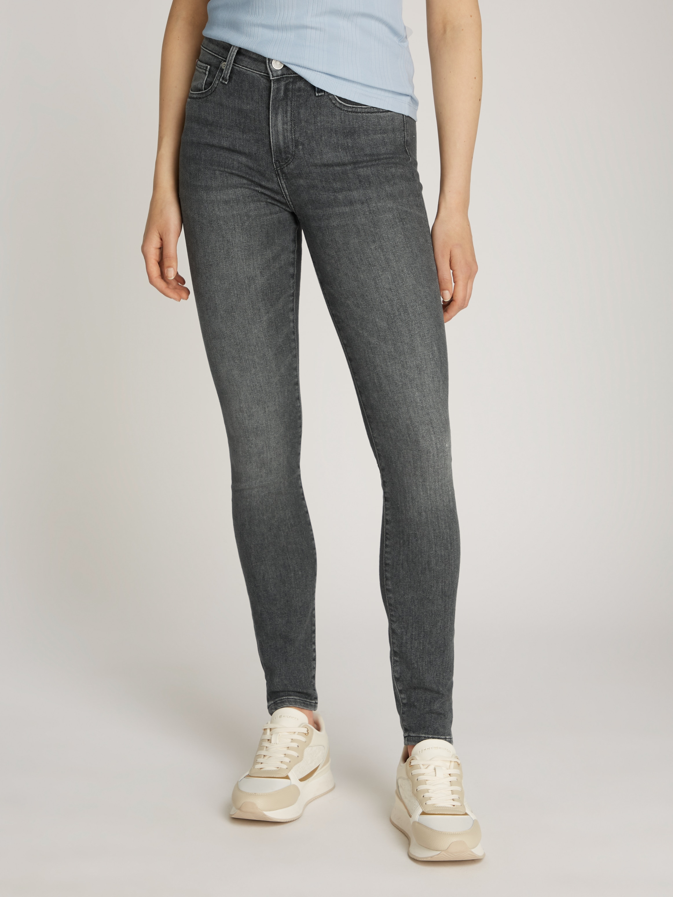 Tommy Hilfiger Skinny-fit-Jeans »COMO Skinny Regular Waist«, mit Logo-Badge, in Knöchellänge