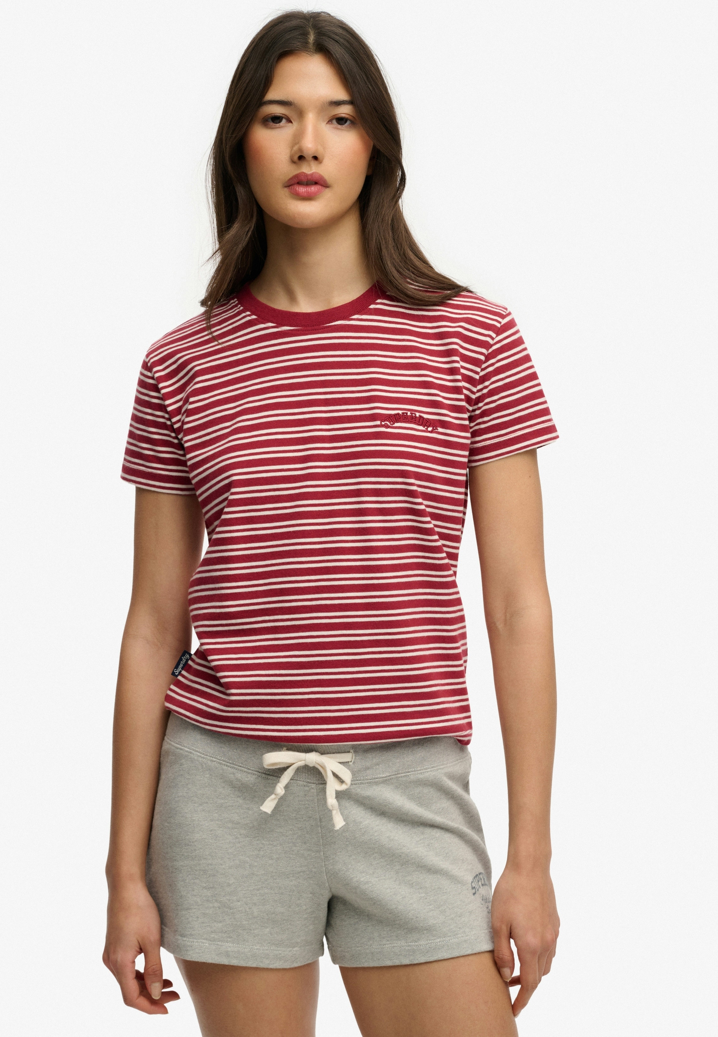 Superdry T-Shirt "ESSENTIAL LOGO STR FITTED TEE" angenehmes Tragegefühl durch besonders weiche Haptik
