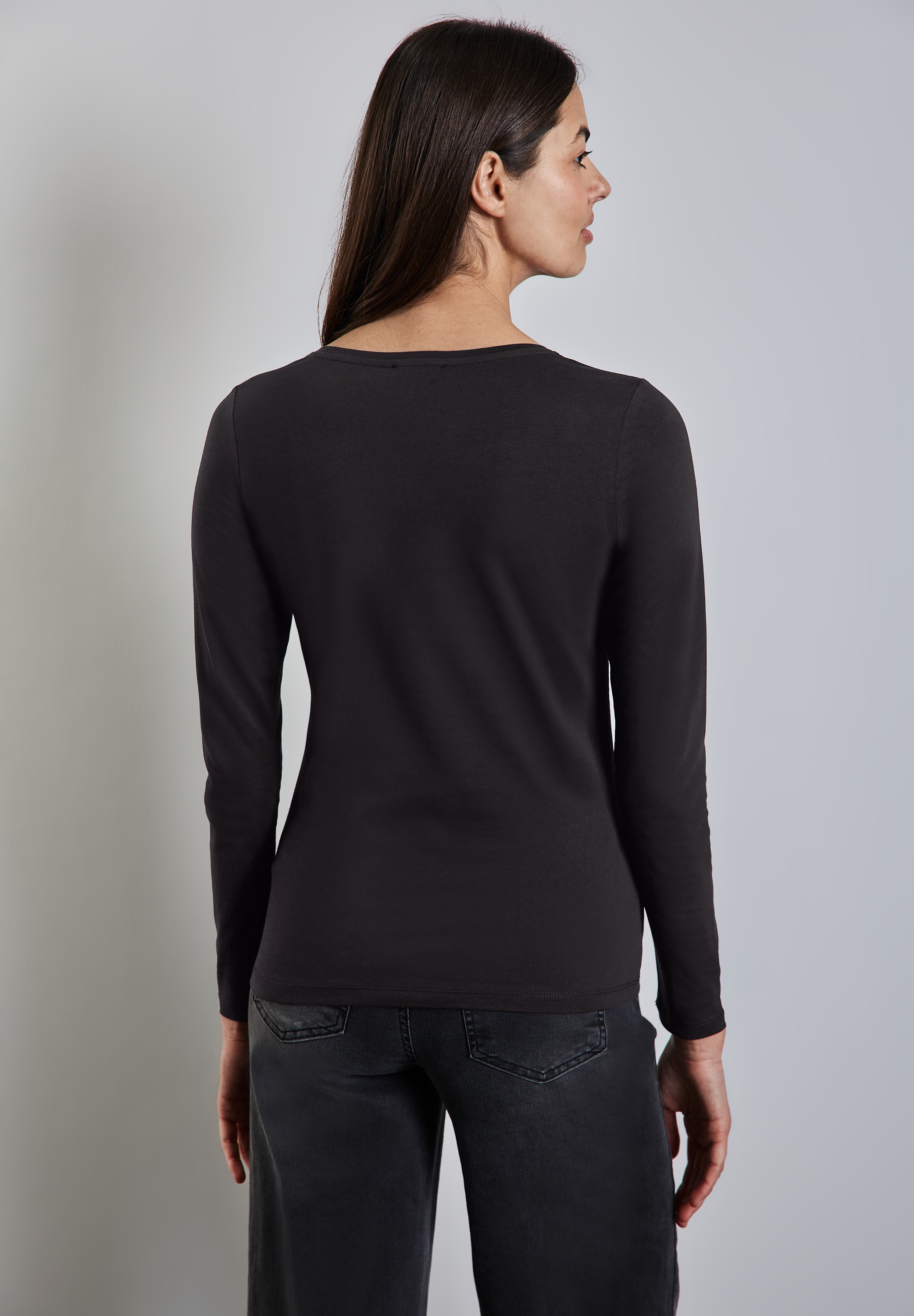 STREET ONE Langarmshirt, mit abgerundetem V-Ausschnitt