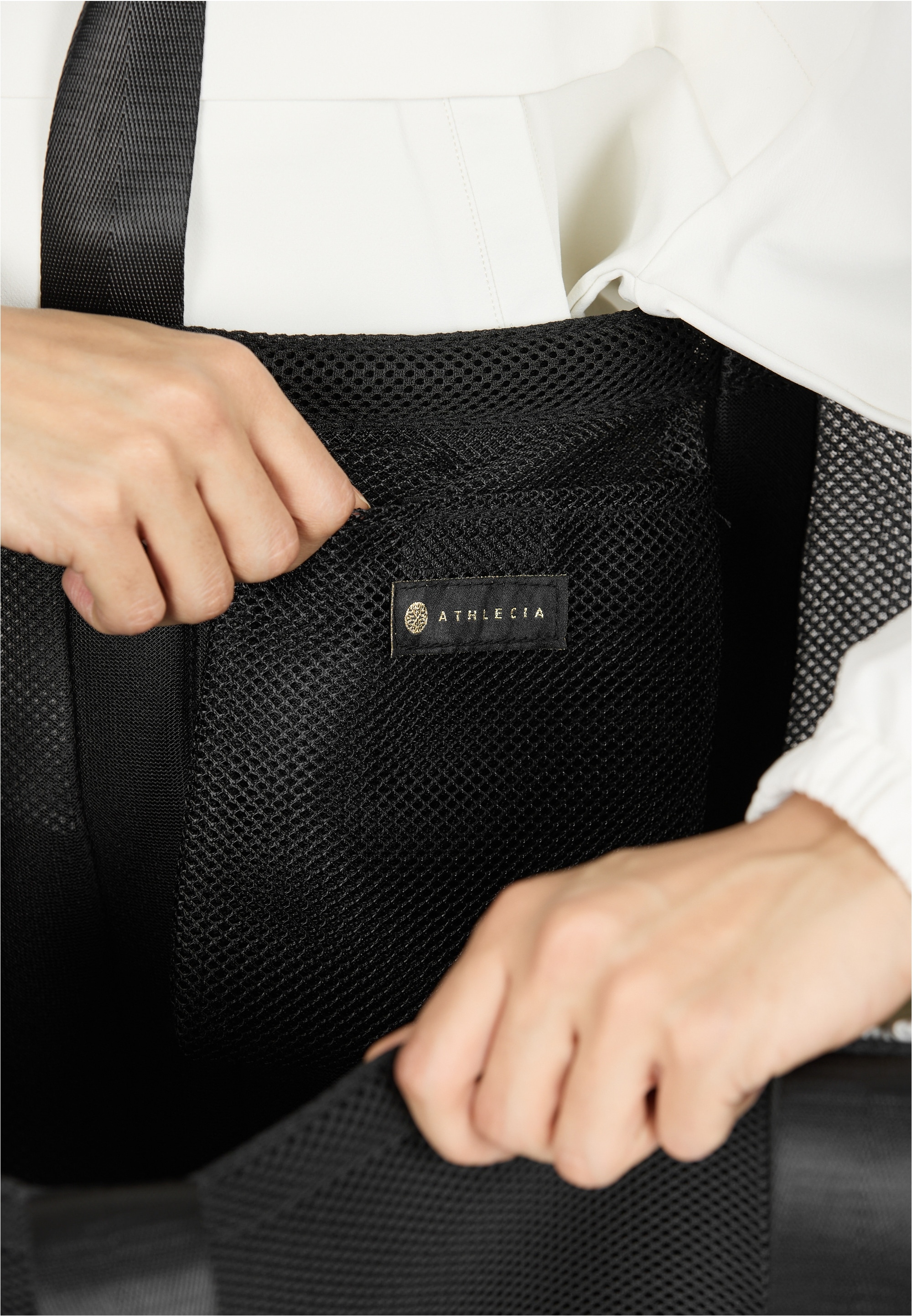 ATHLECIA Sporttasche »Eshely« aus robustem, gewebtem Polyester