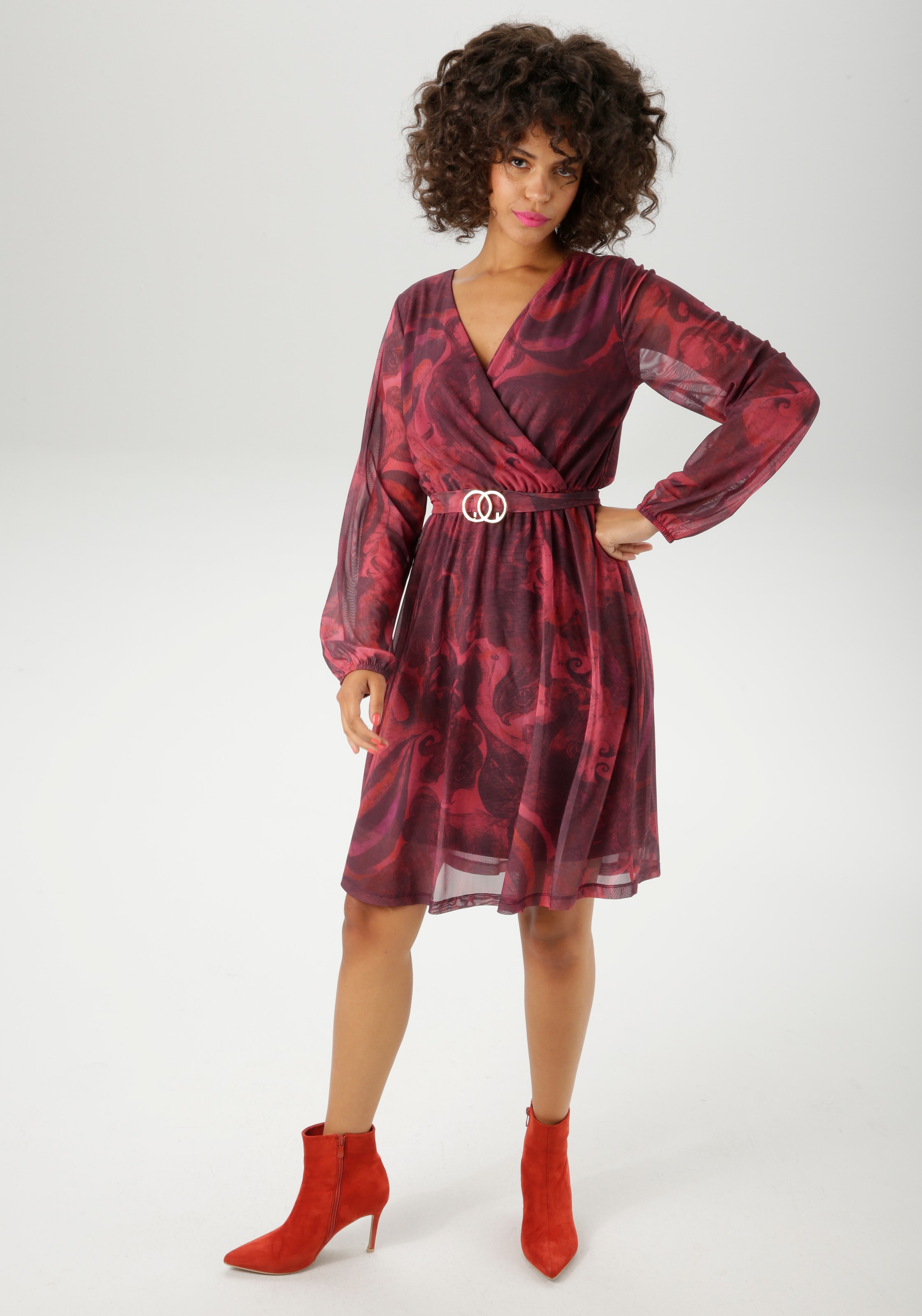 Aniston CASUAL Blusenkleid mit dekorativer Brosche am fixiertem Bindegürtel günstig online kaufen