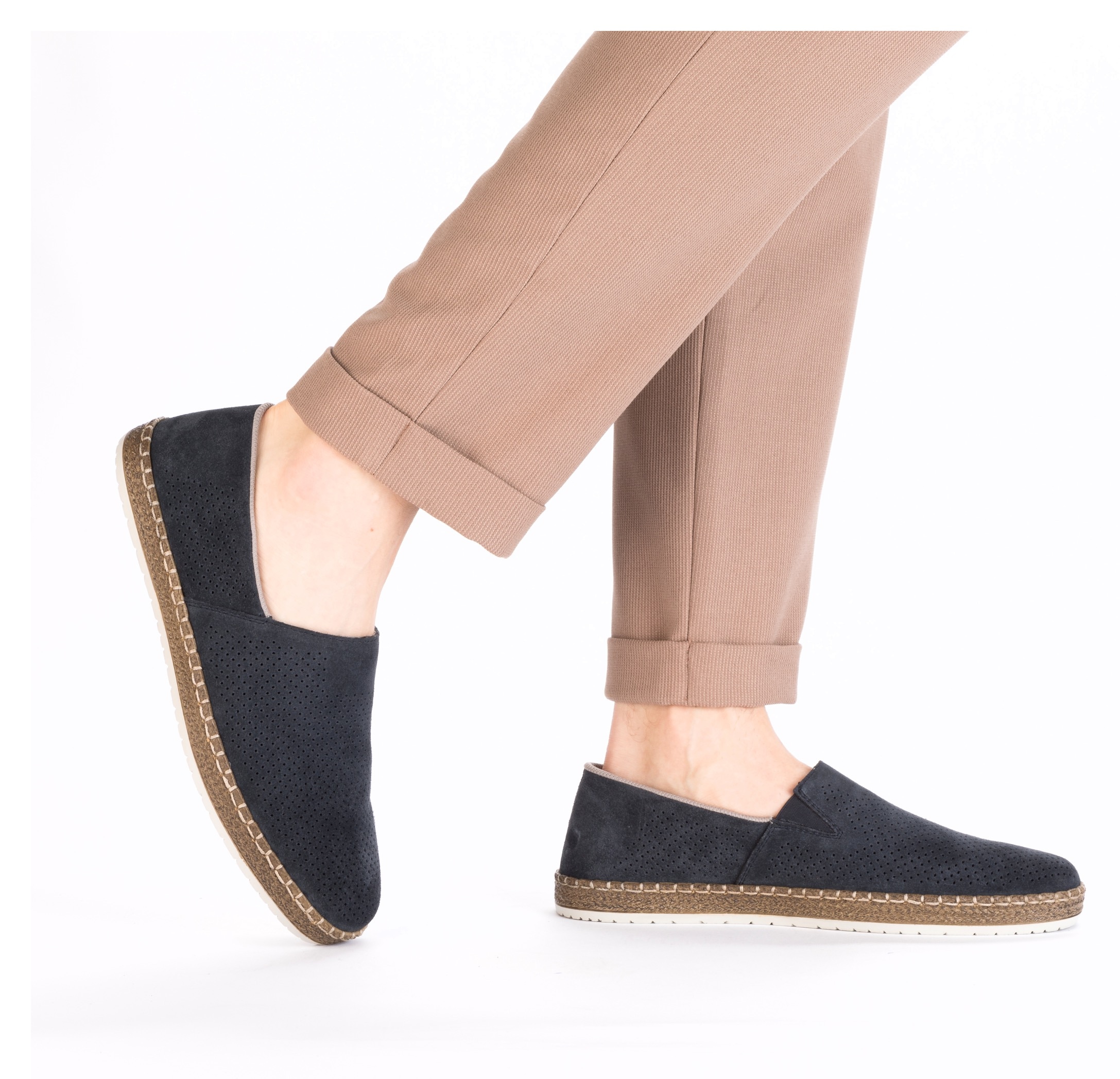Rieker Slipper, Schlupfschuh, Casual-Slipper, Mokassin mit Perforation