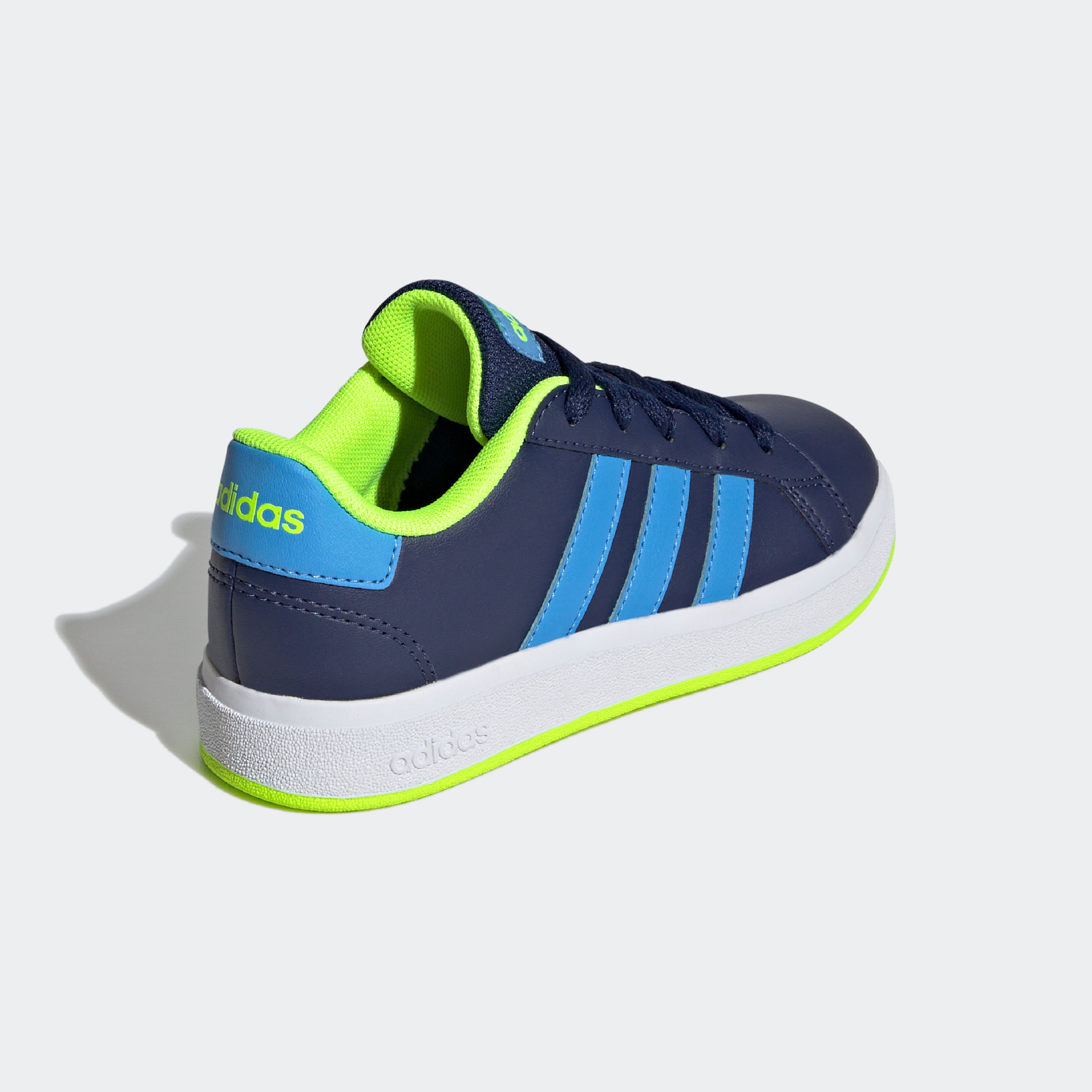 adidas Sportswear Sneaker »GRAND COURT LIFESTYLE TENNIS LACE-UP«, Design auf den Spuren des adidas Superstar