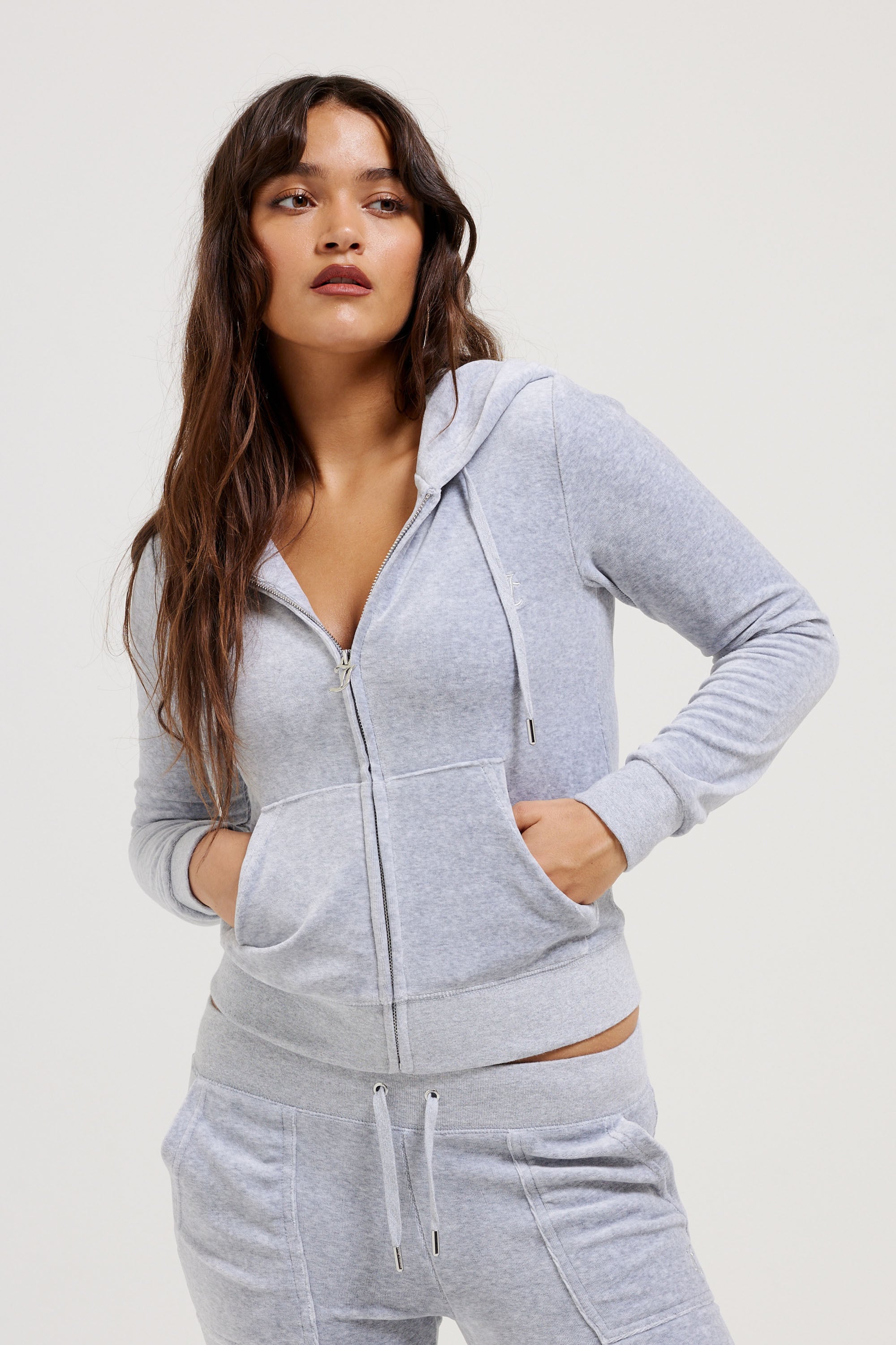 Juicy Couture Kapuzennickijacke »ROBERTSON HOODIE Damen«, mit Kapuze, Trainingsjacke Damen, Sweatjacke mit Kapuze, Velour, mit Glitzer, Sale
