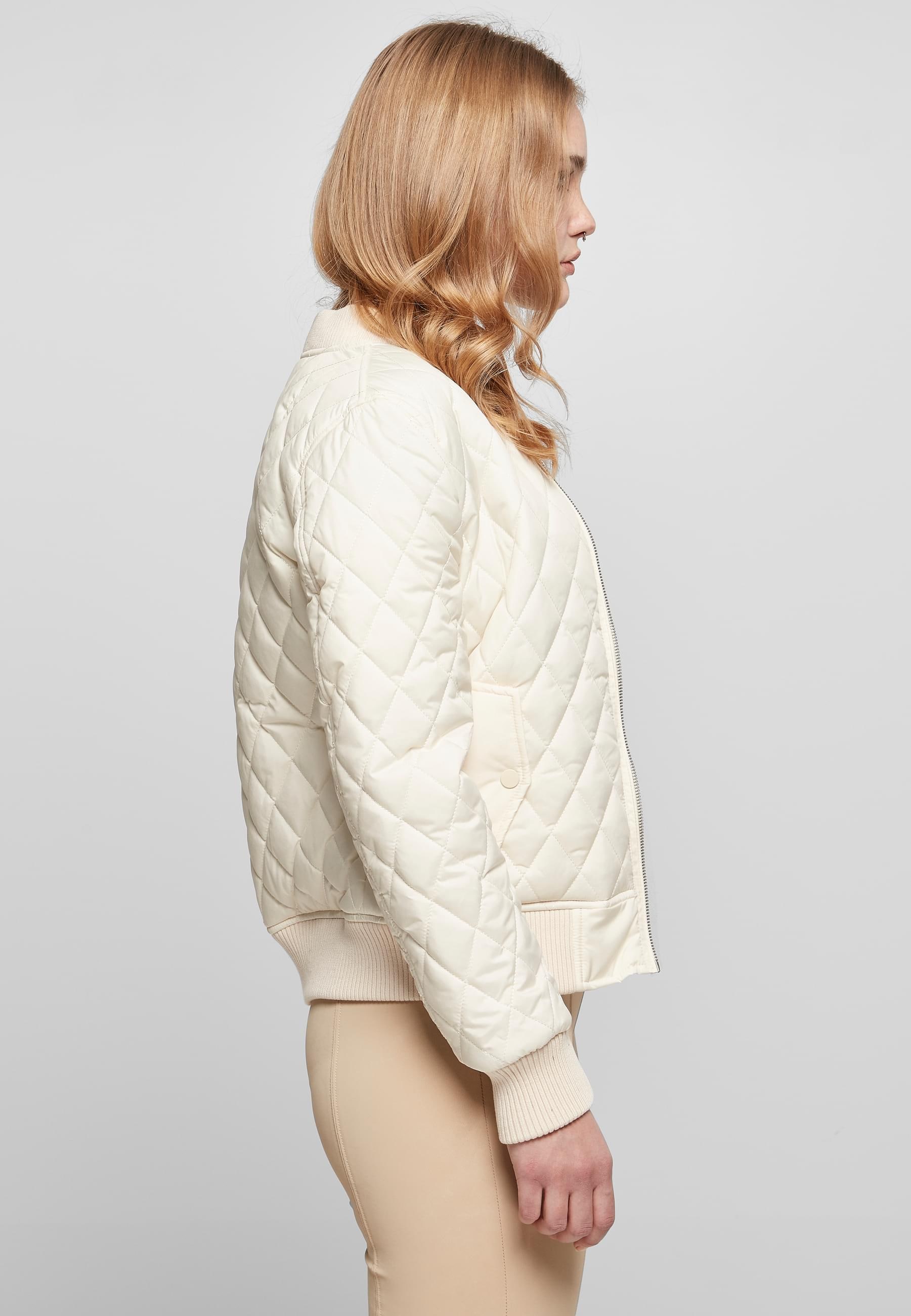 URBAN CLASSICS Allwetterjacke »Urban Classics Damen Ladies Diamond Quilt Nylon Jacket«, (1 St.), ohne Kapuze